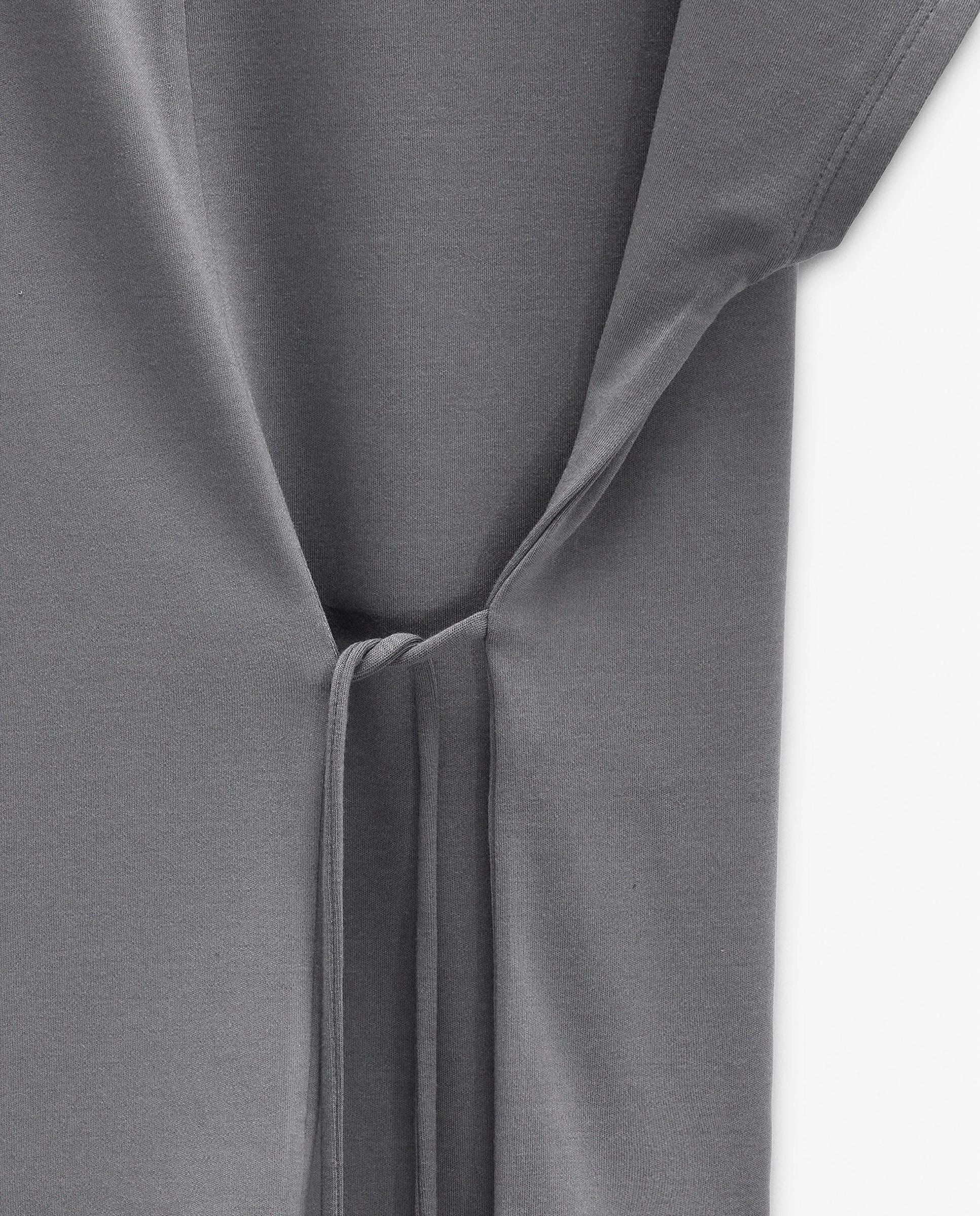 Camiseta de mujer de manga corta con fruncido lateral en liso - Parfois - Gris Gris-5