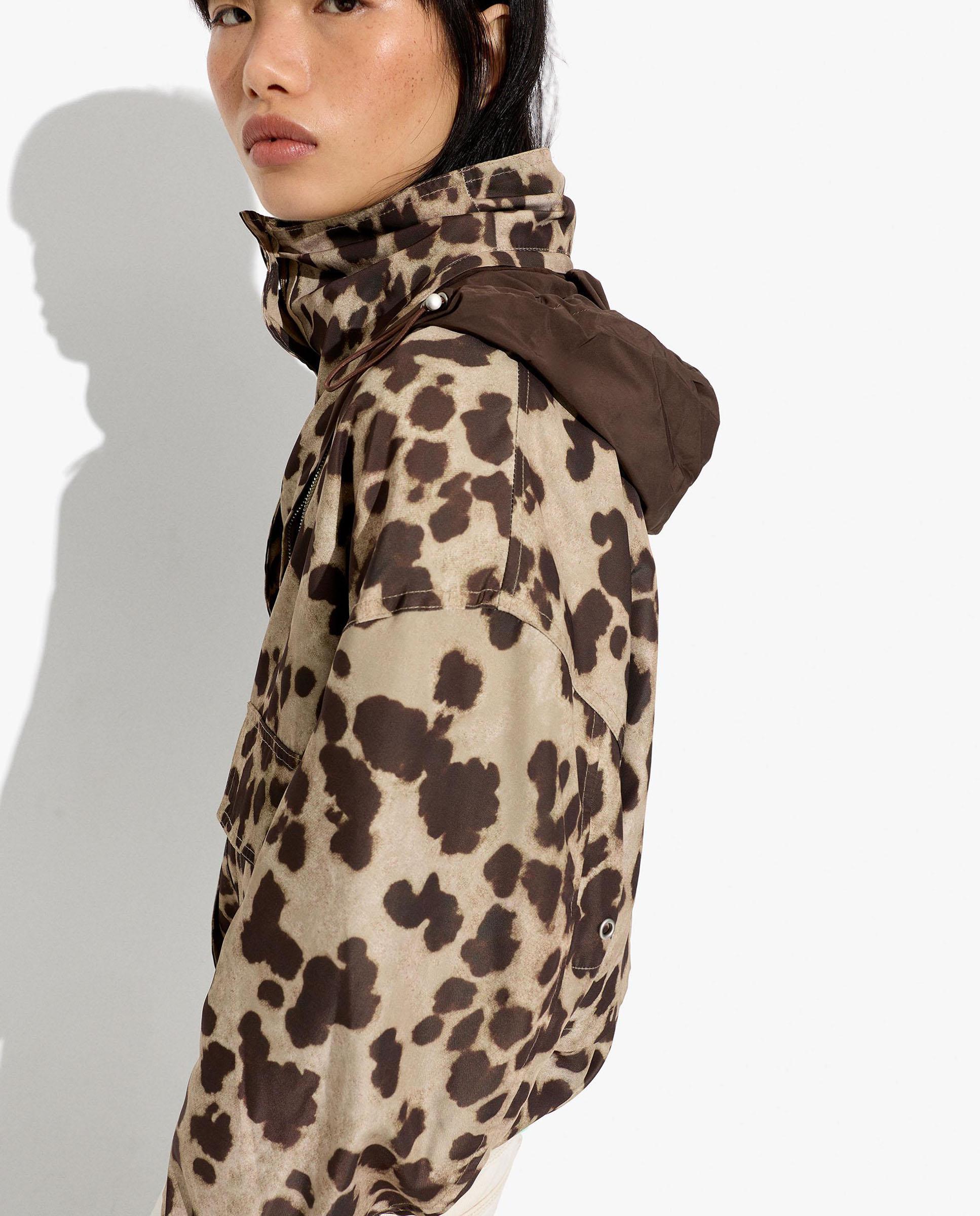 Chubasquero de mujer con botones y estampado animal print - Parfois - Multicolor Multicolor-2