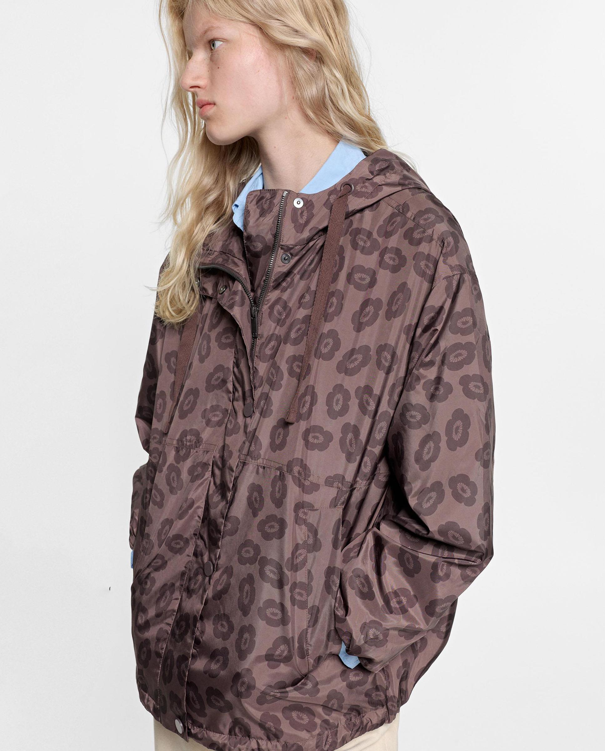Chaqueta de mujer con capucha ajustable con estampado floral - Parfois - Marrón oscuro Marrón oscuro-3