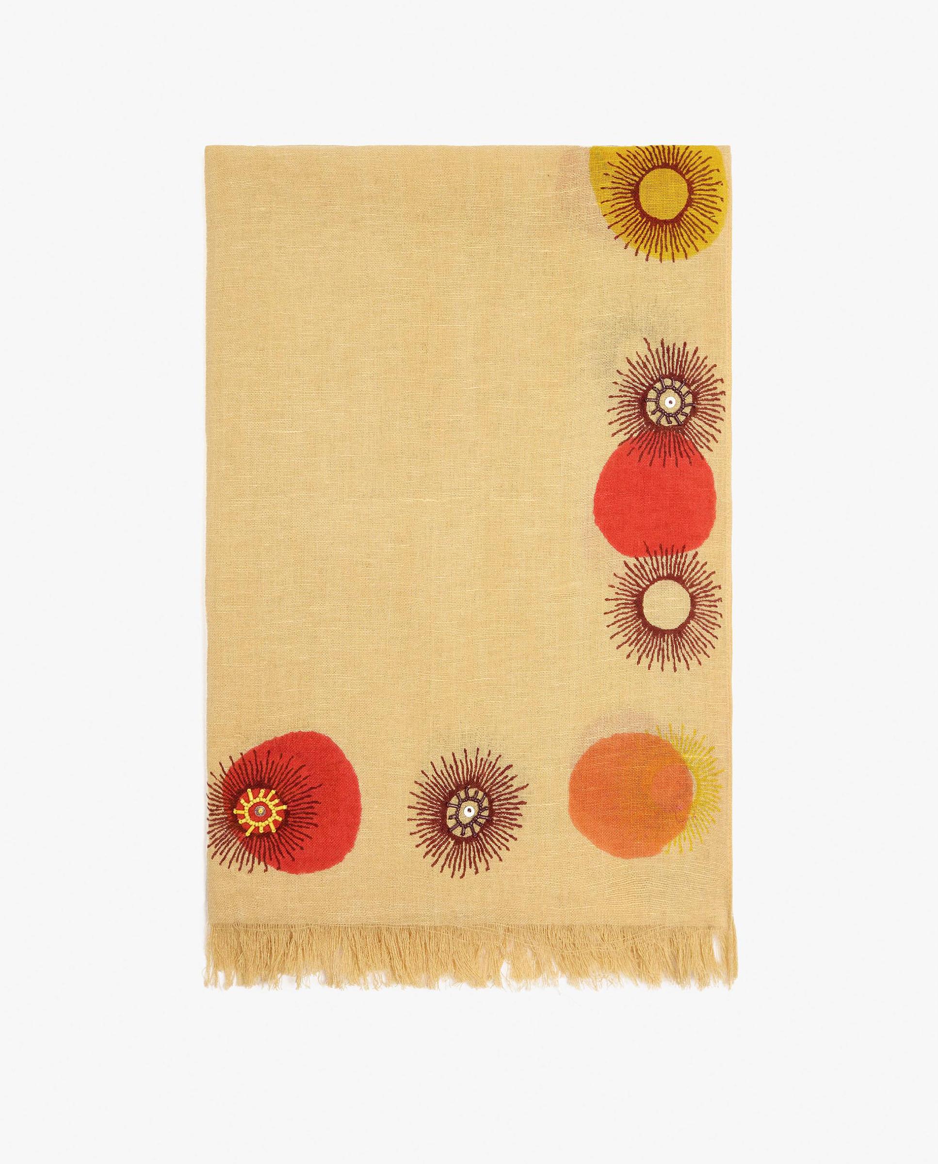 Pareo de mujer con pespuntes y soles decorativos - Parfois - Amarillo Amarillo-1