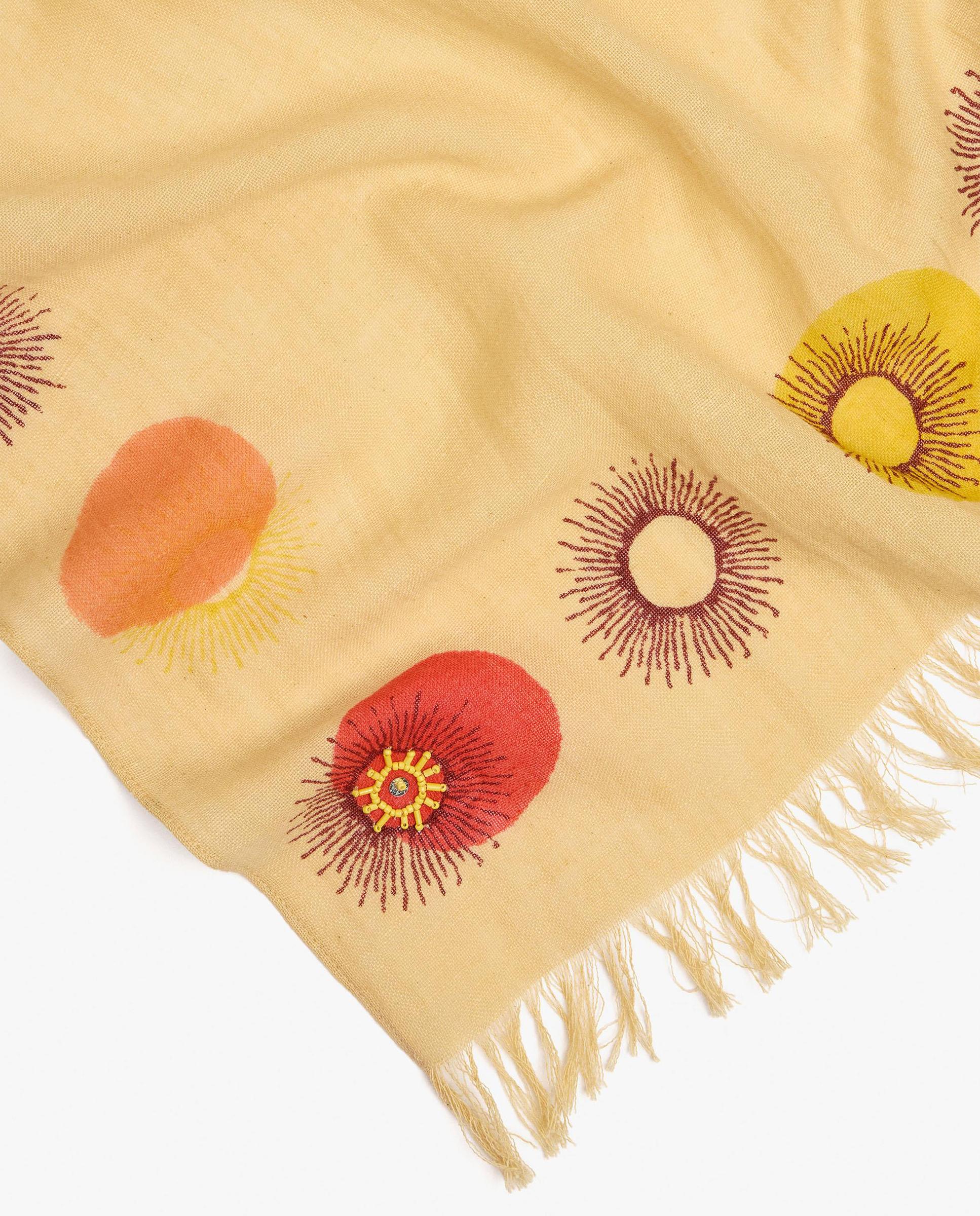 Pareo de mujer con pespuntes y soles decorativos - Parfois - Amarillo Amarillo-3