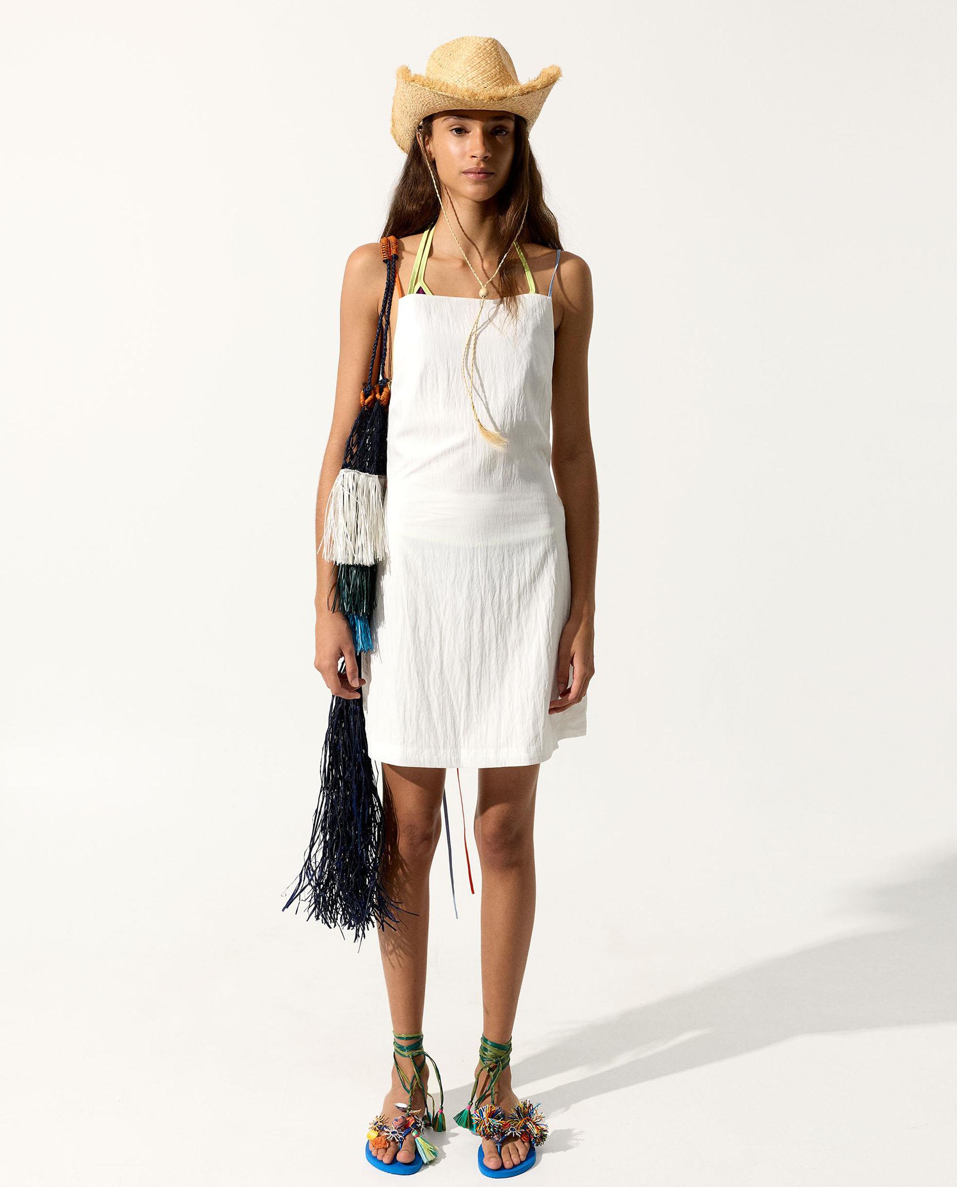 Parfois - Vestido corto de tirantes en liso.