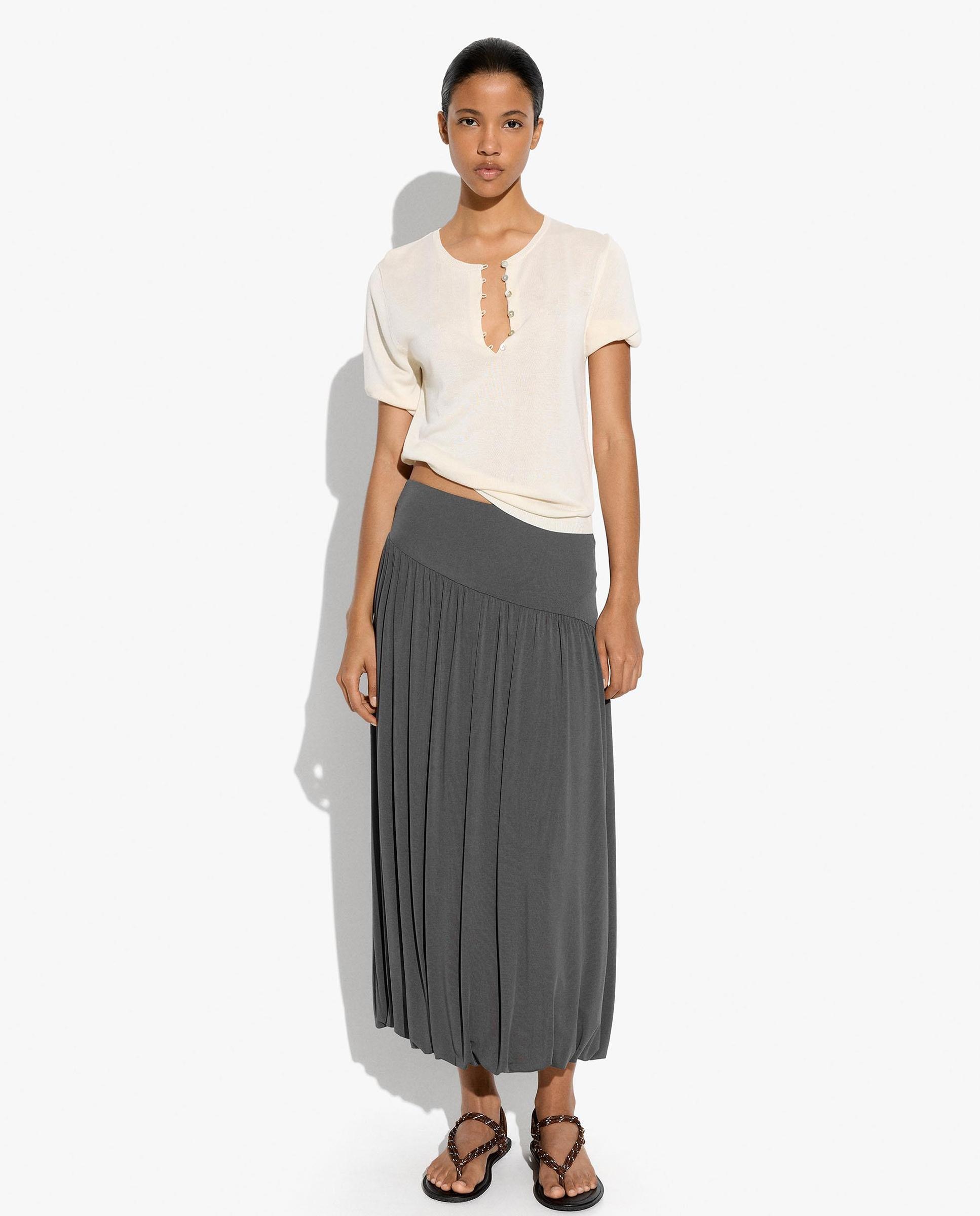 Jersey de mujer 100% viscosa de punto de manga corta con cuello pico - Parfois - Crudo Crudo-2