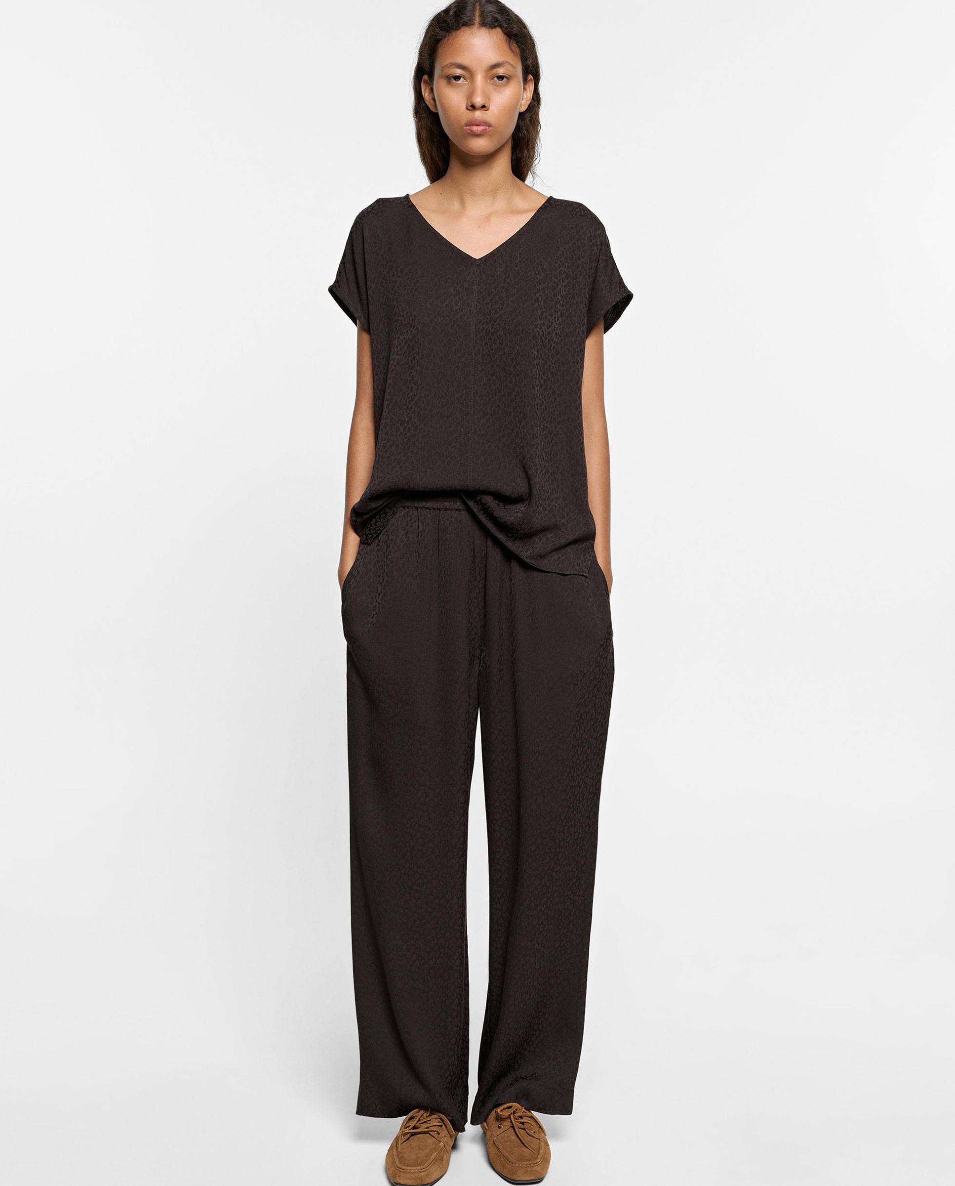 Blusa de mujer 100% viscosa de manga corta con estampado animal print - Parfois - Marrón oscuro Marrón oscuro-2