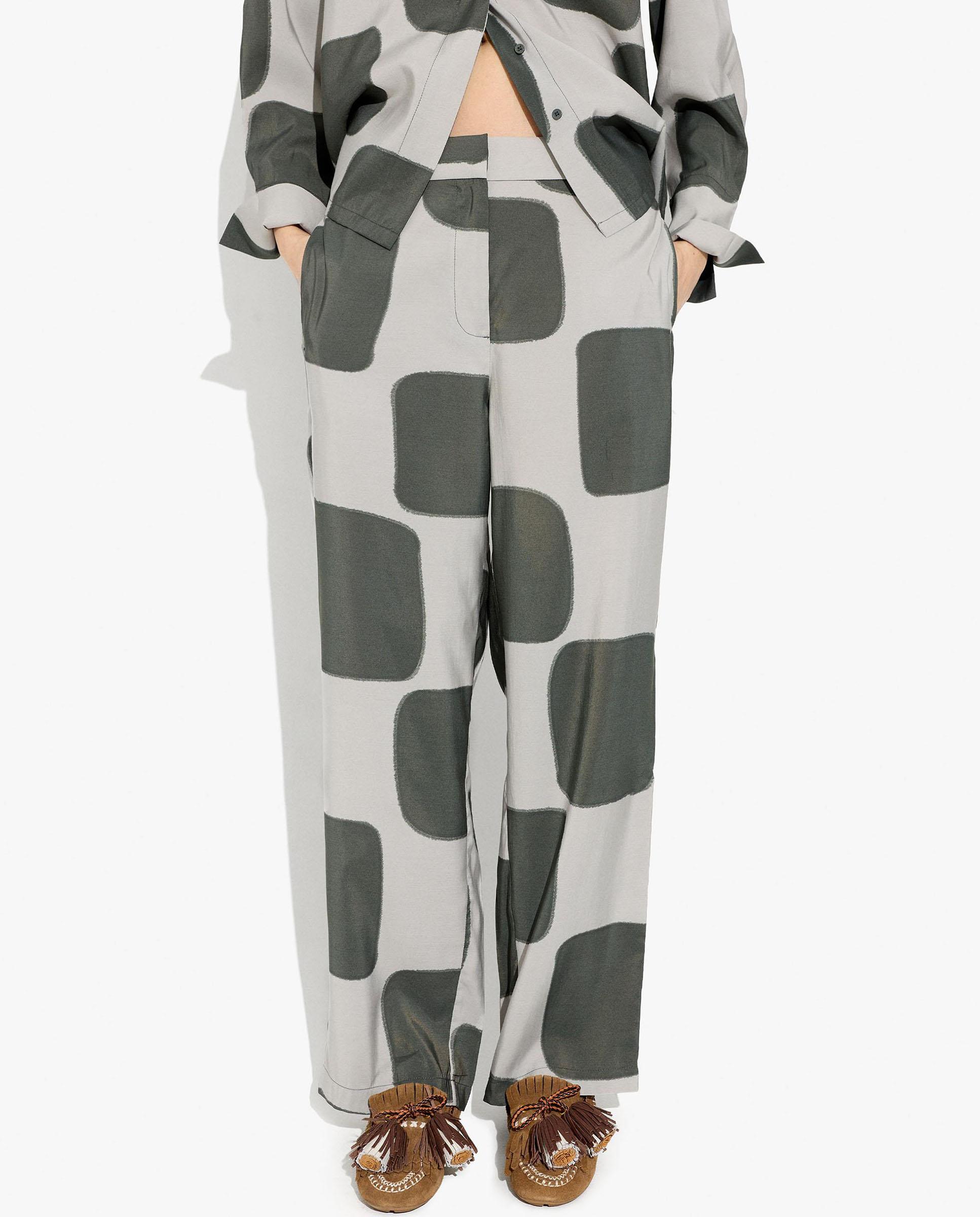 Pantalones rectos de mujer con cierre de botón y estampados - Parfois - Gris Gris-2