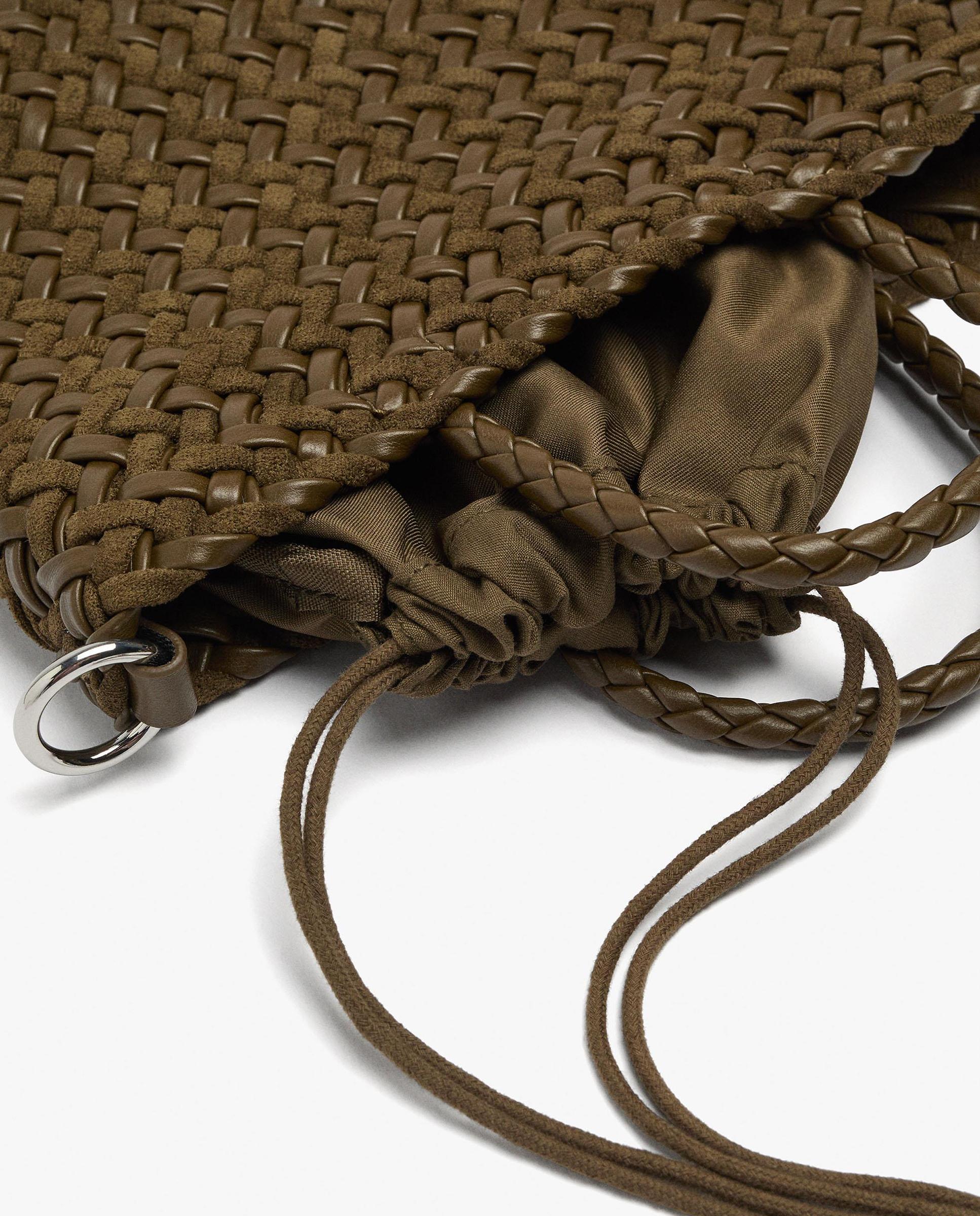 Bolso de mano estilo tote trenzado convertible a bandolera con cierre imantado en liso - Parfois - Kaki Kaki-2