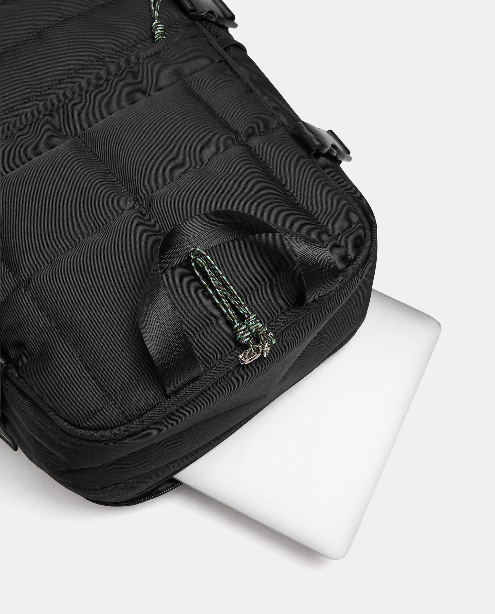 Mochila de mujer con varios compartimentos y cierre de cremallera en liso - Parfois - Negro Negro-4