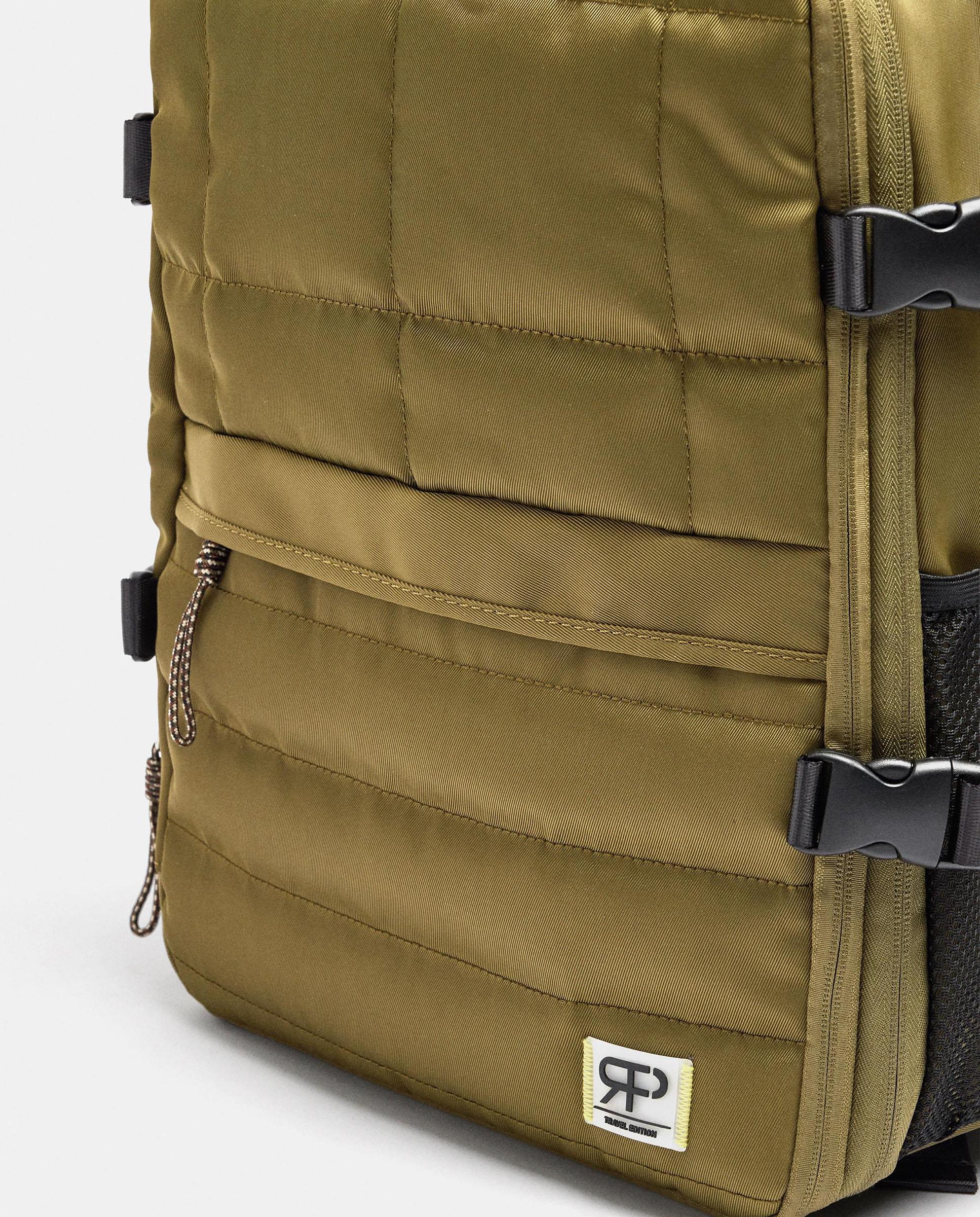 Mochila de mujer con ruedas y varios compartimentos con cierre de cremallera - Parfois - Kaki Kaki-3