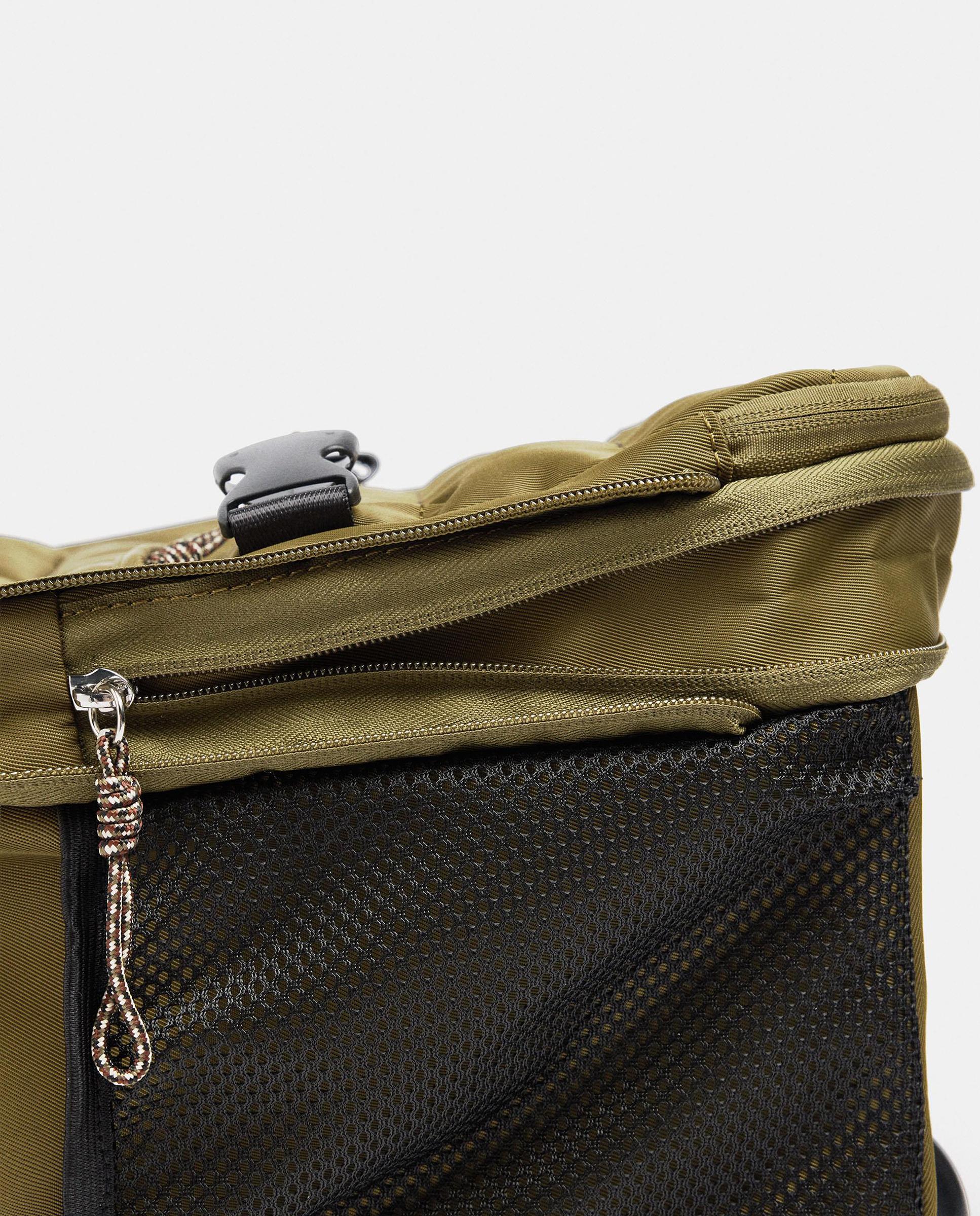Mochila de mujer con ruedas y varios compartimentos con cierre de cremallera - Parfois - Kaki Kaki-6