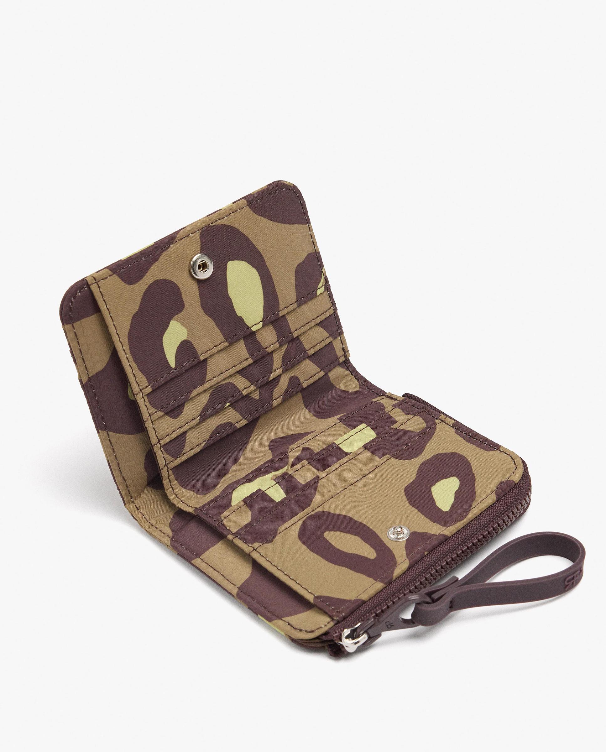 Cartera de mujer pequeña con cierre de cremallera y estampado animal print - Parfois - Kaki Kaki-4