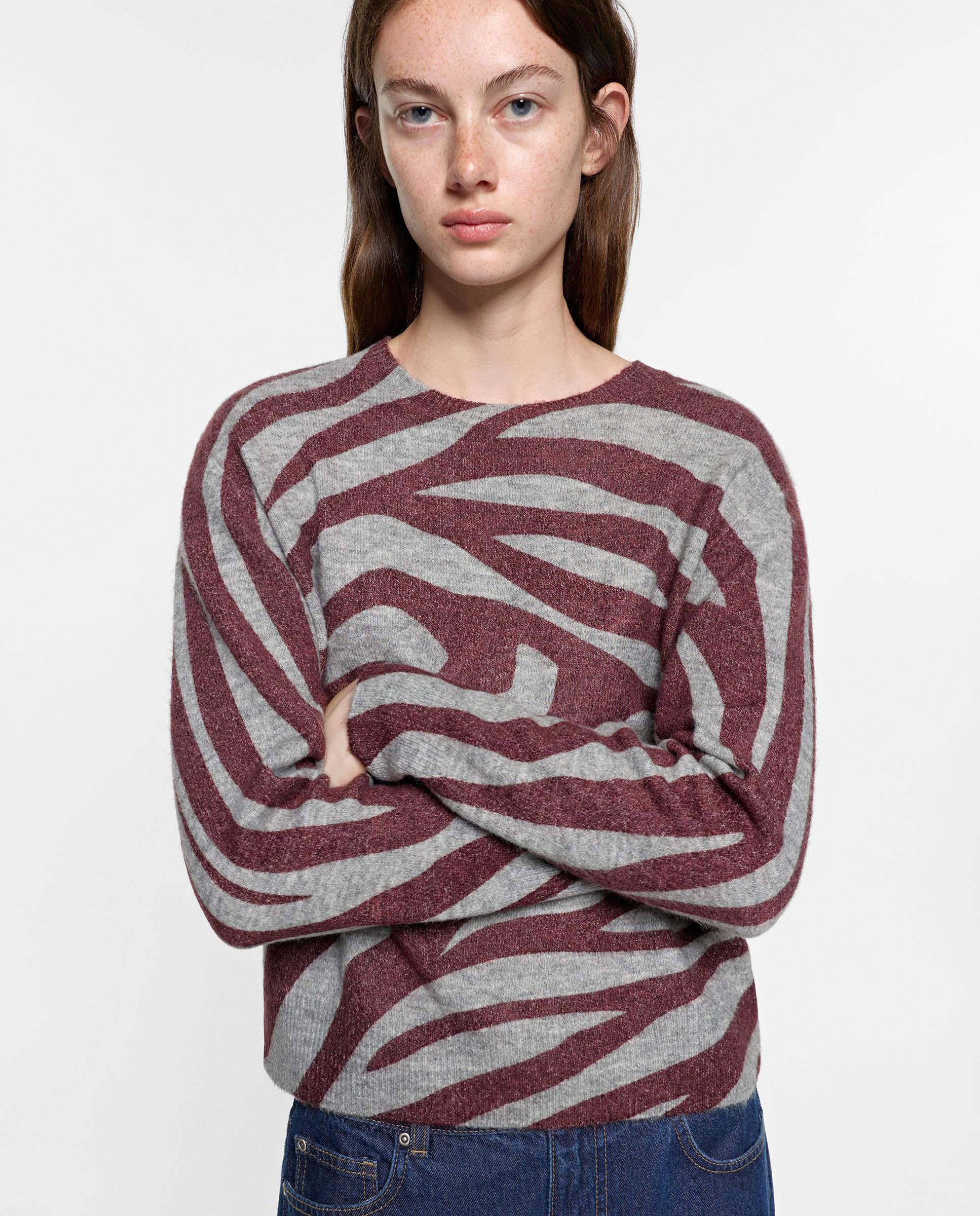 Jersey de mujer de manga larga con estampado animal print - Parfois - Burdeos Burdeos-1