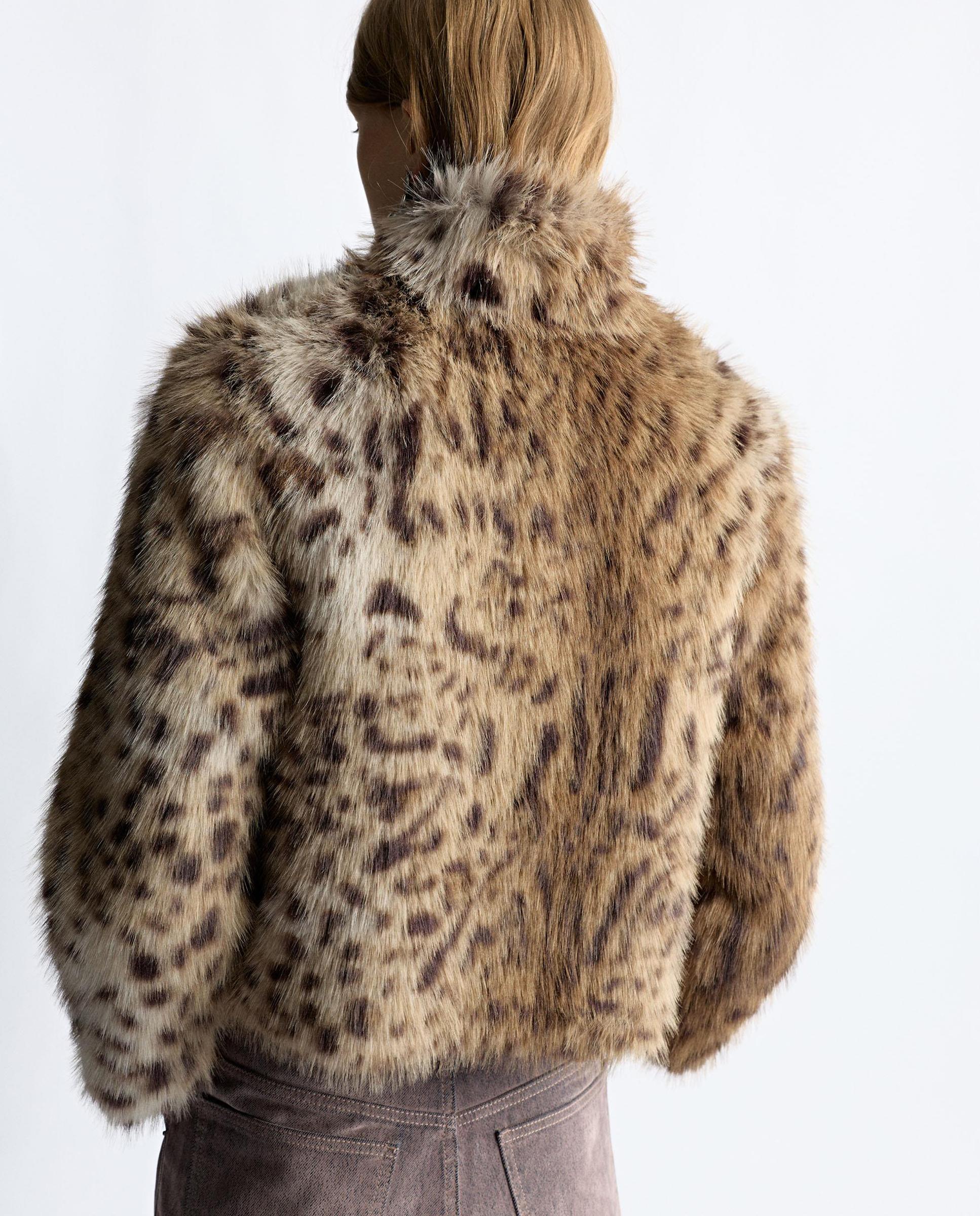 Abrigo de pelo de mujer corto con estampado animal print - Parfois - Multicolor Multicolor-4