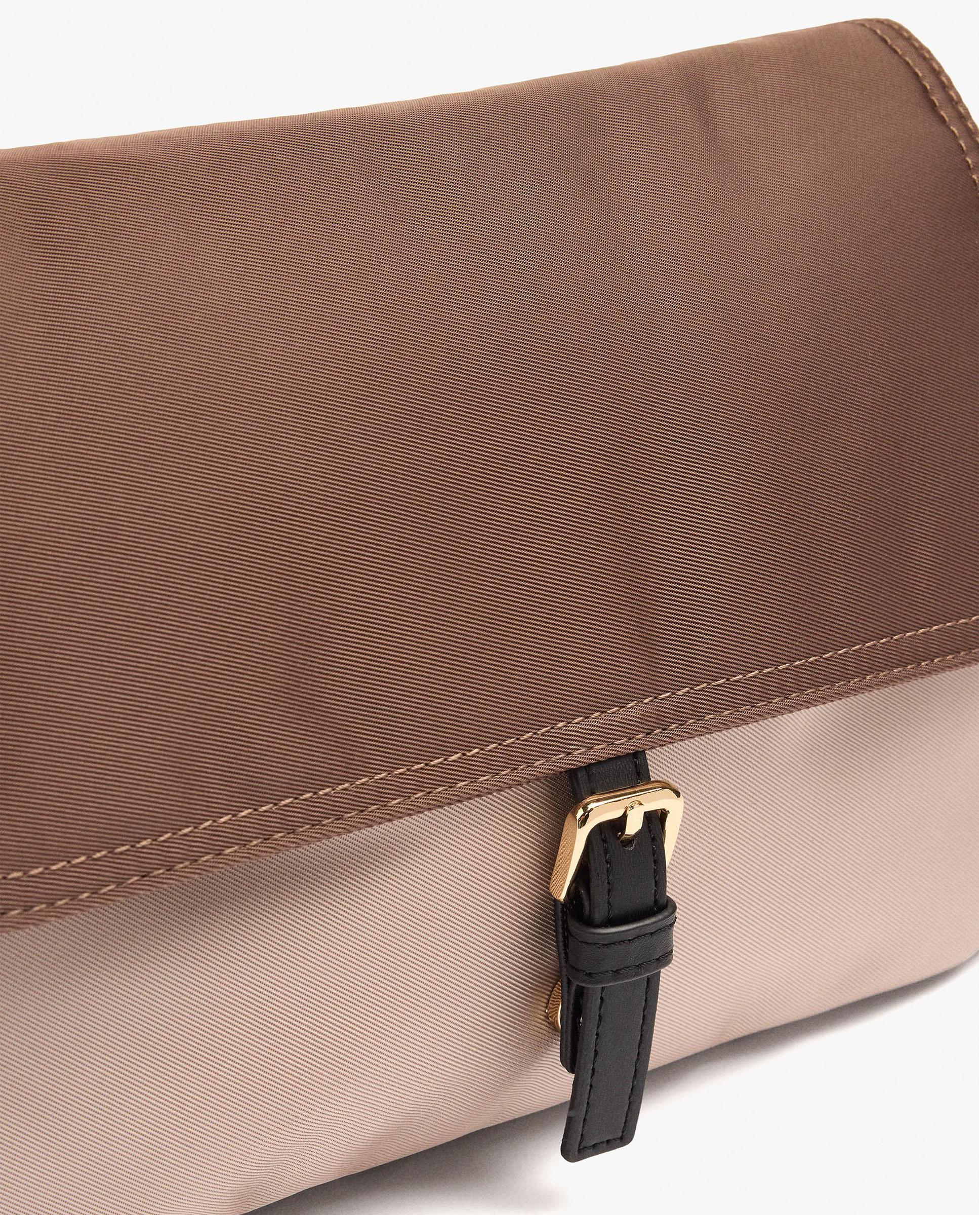 Bandolera de mujer con solapa y varios compartimentos en liso - Parfois - Topo Topo-3