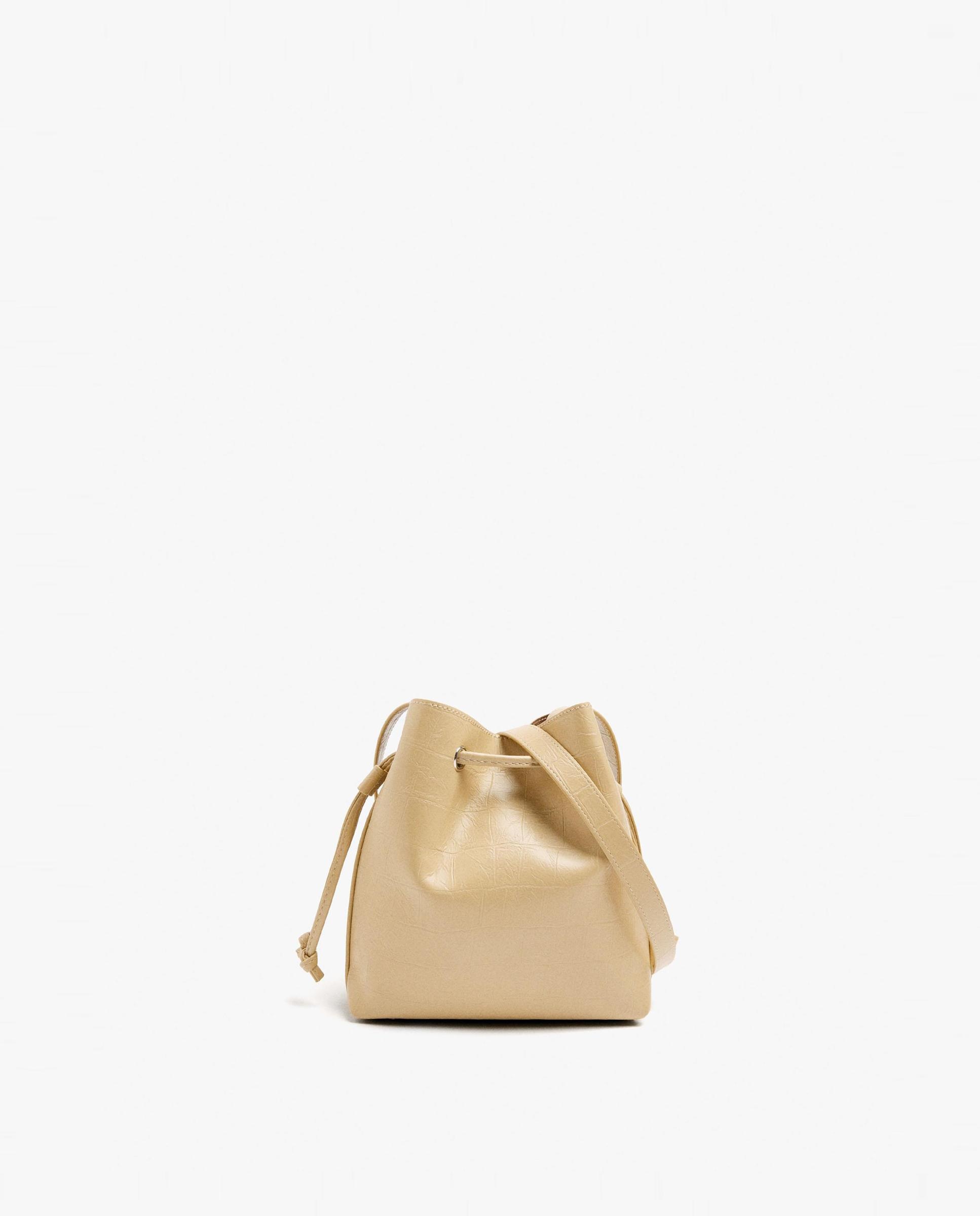 Bandolera de mujer estilo bombonera con cierre fruncido en liso - Parfois - Natural Natural-1