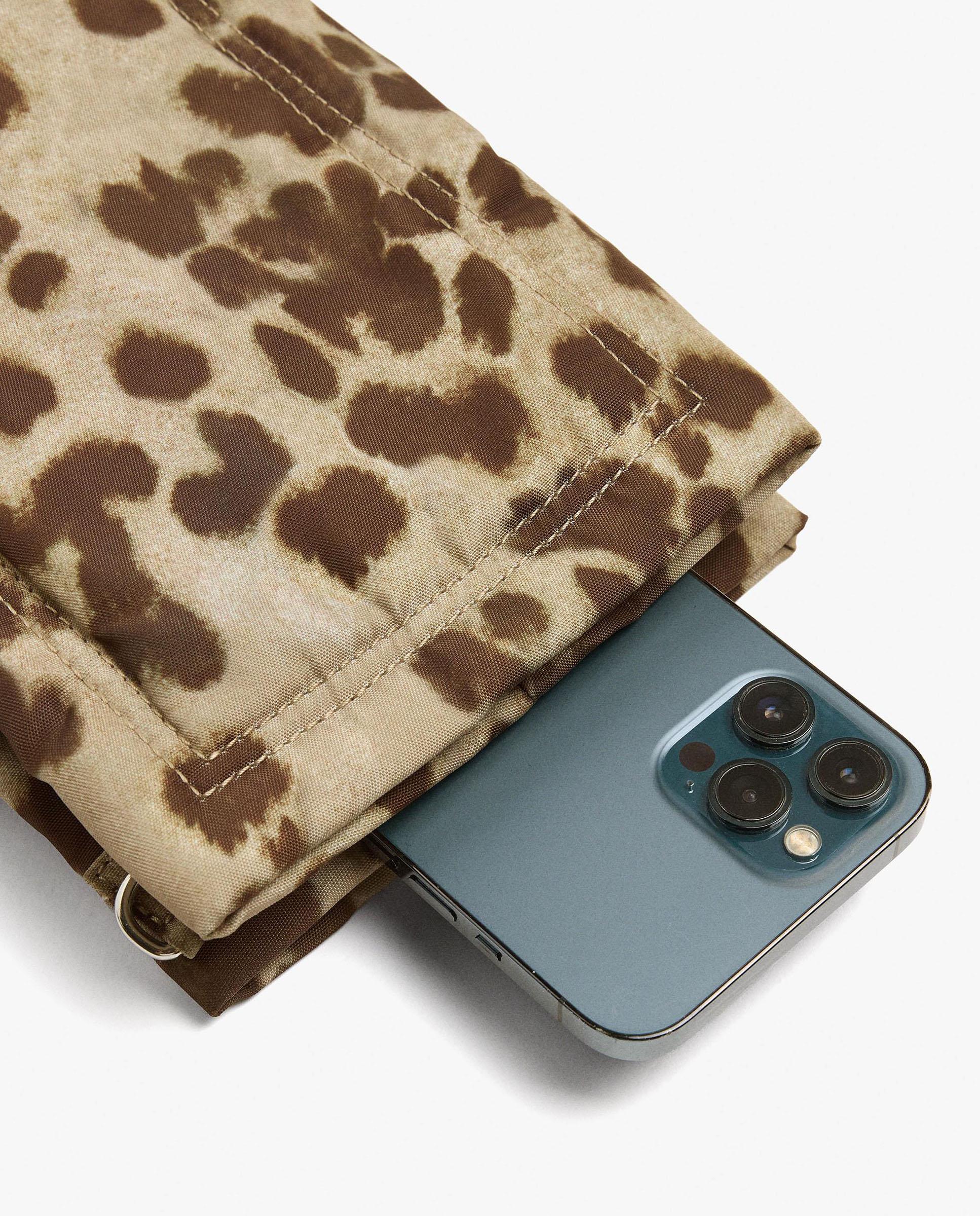 Bandolera de mujer con cierre de cremallera y estampado animal print - Parfois - Marrón Marrón-4
