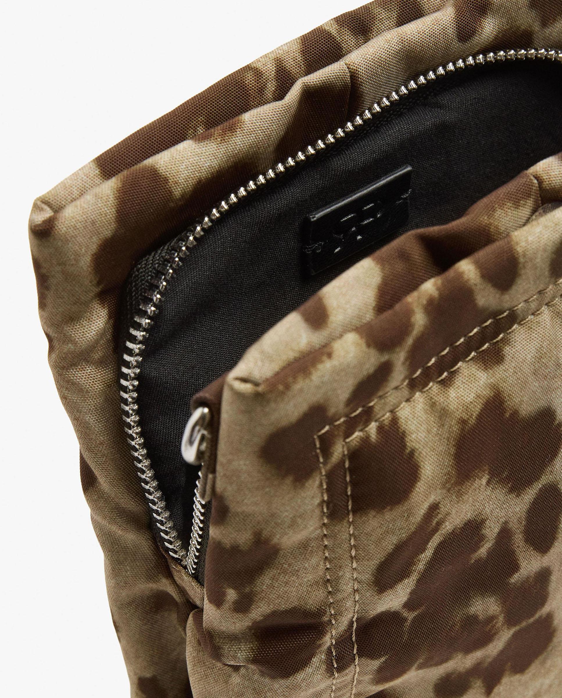 Bandolera de mujer con cierre de cremallera y estampado animal print - Parfois - Marrón Marrón-5