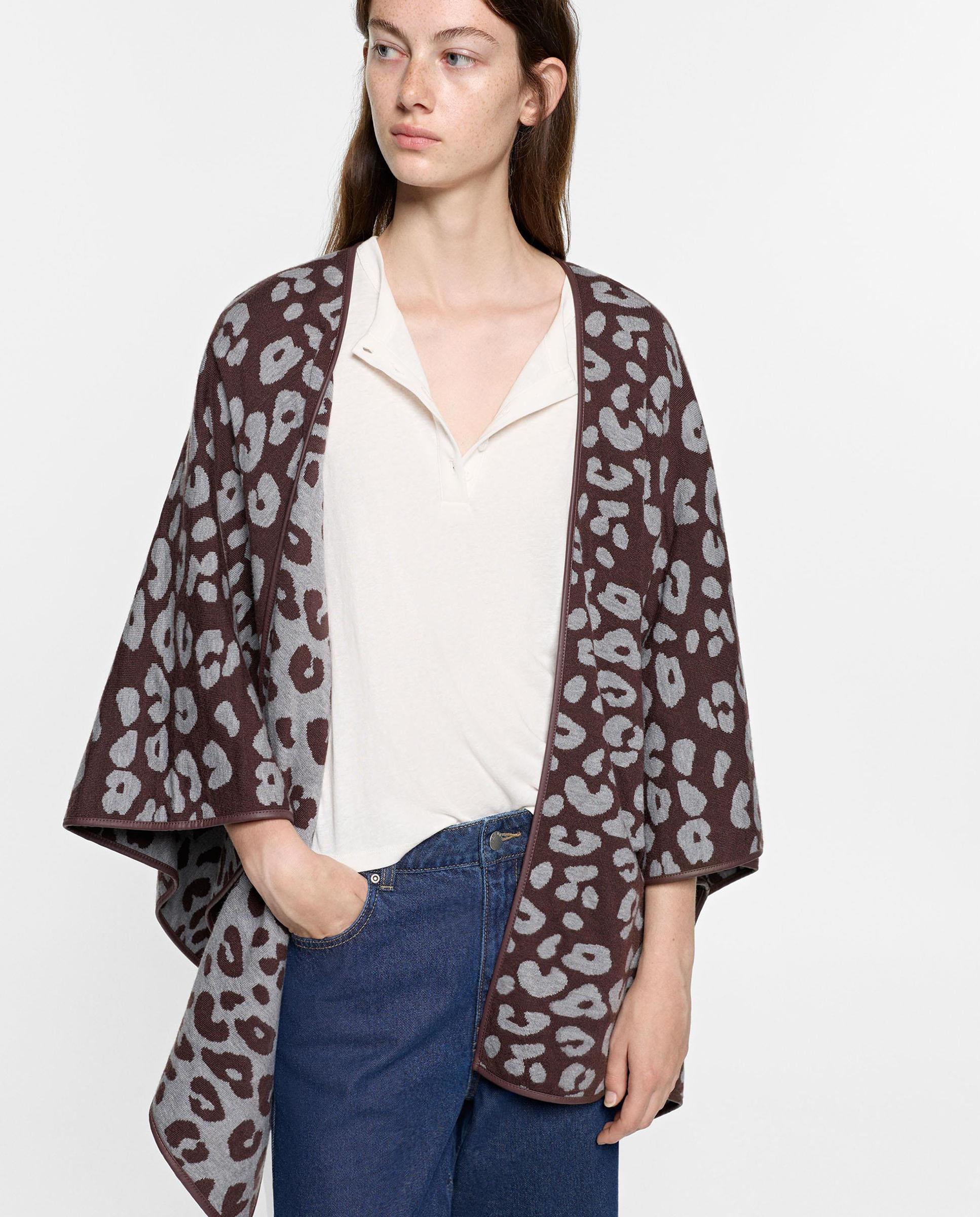 Capa de mujer estilo poncho con estampado animal print - Parfois - Multicolor Multicolor-2