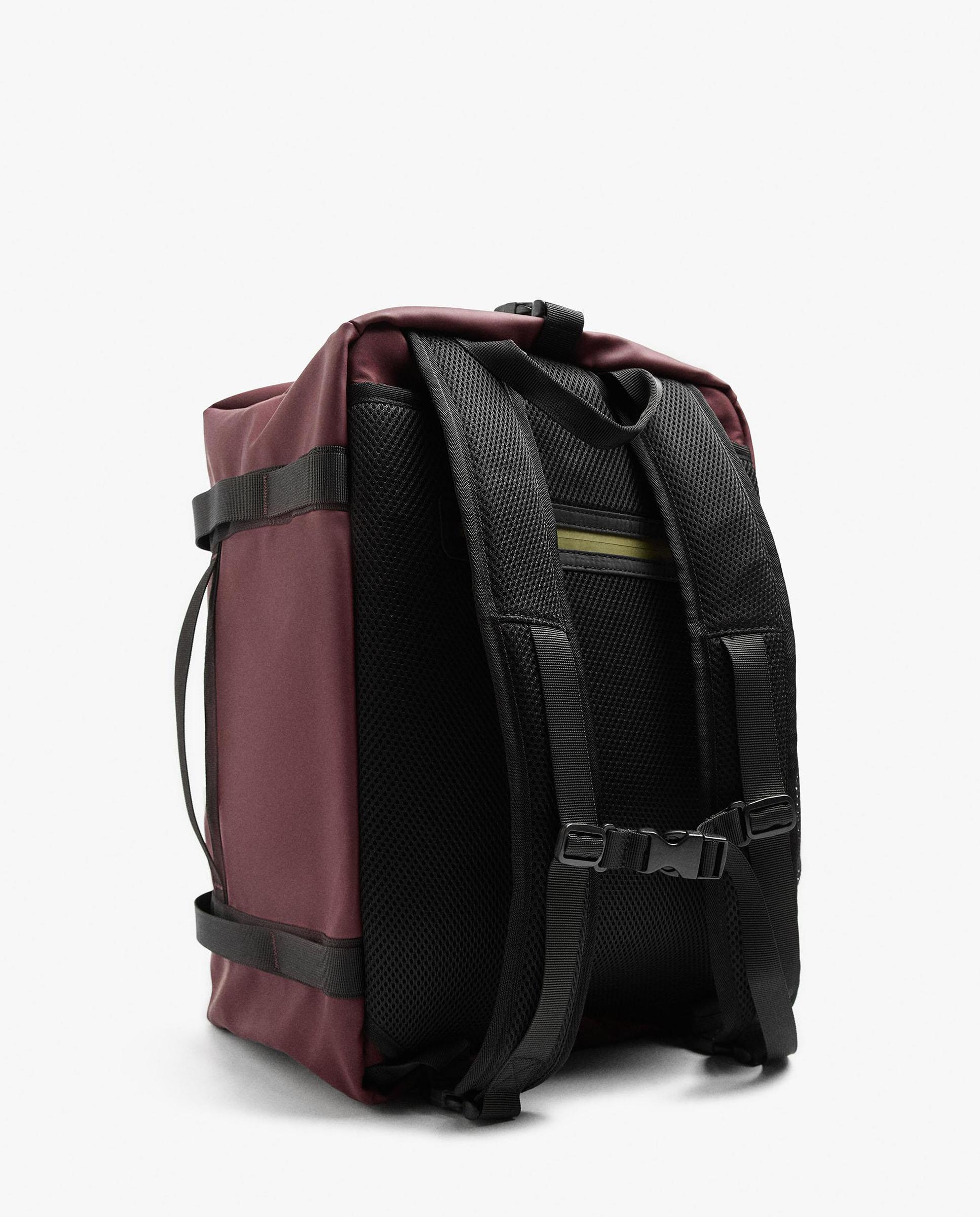 Bolso de hombro estilo deportivo con varios compartimentos y cierre de cremallera en liso - Parfois - Burdeos Burdeos-5