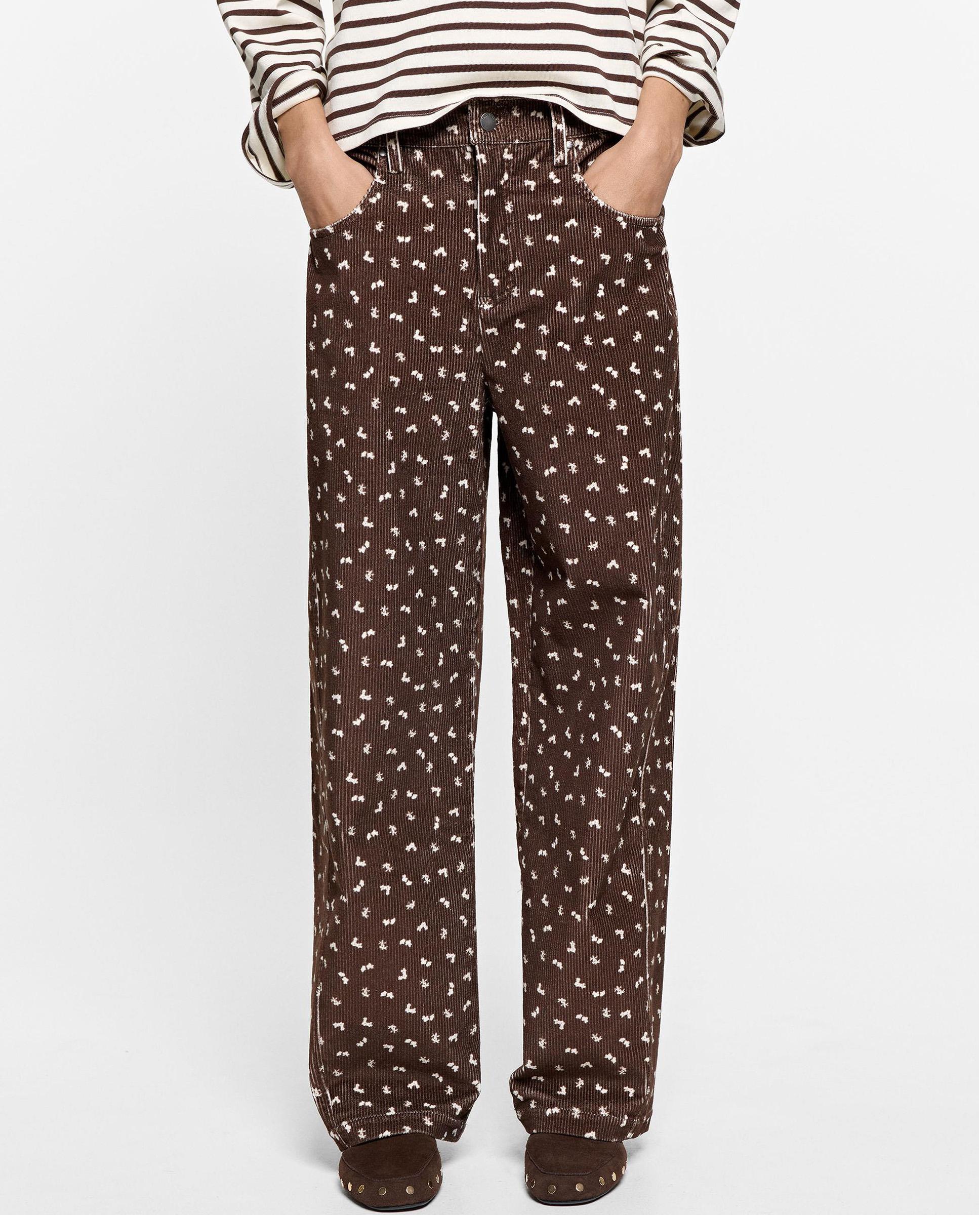 Pantalones rectos de mujer con cierre de botón y estampado floral - Parfois - Marrón oscuro Marrón oscuro-2