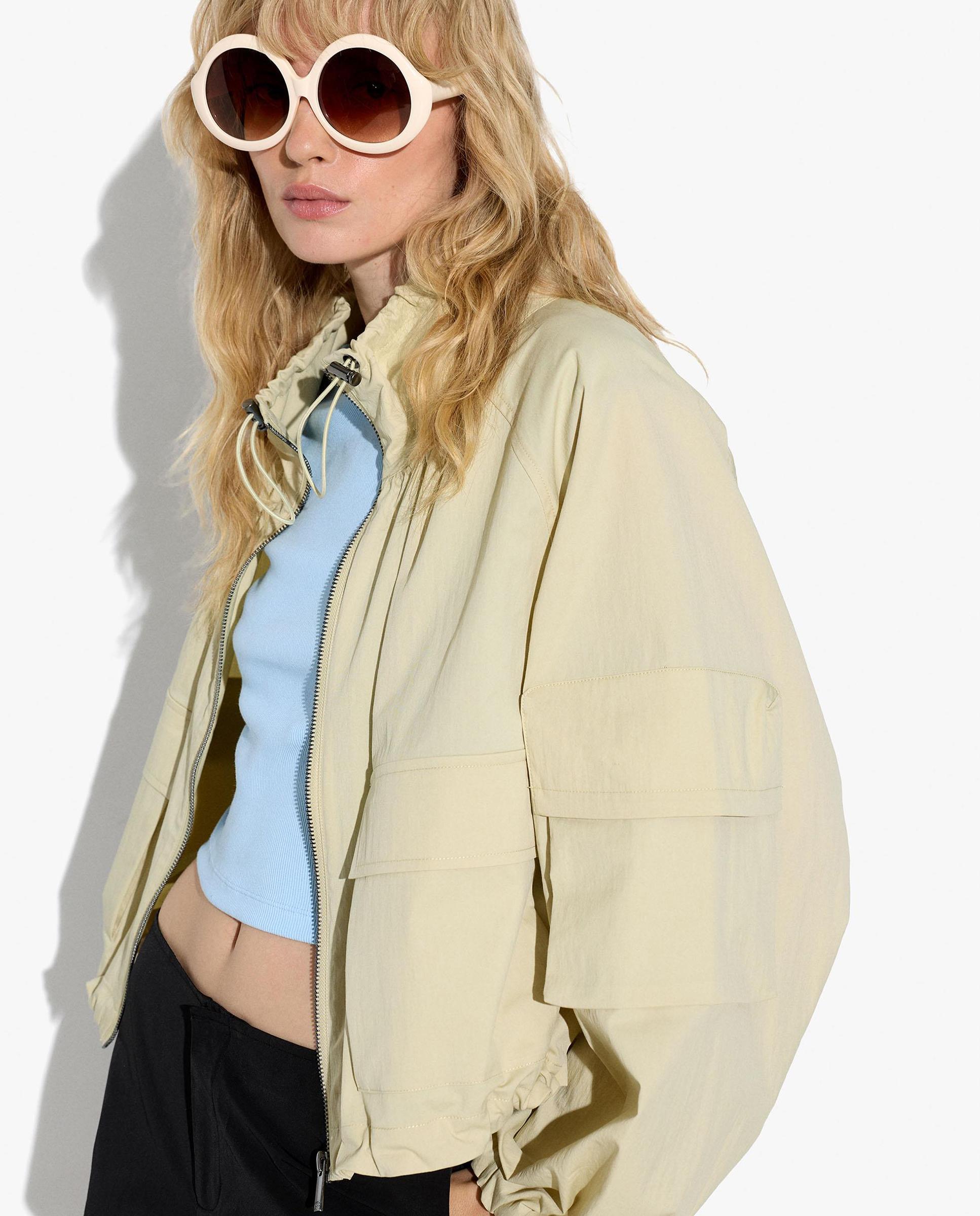 Parfois - Chaqueta de mujer con capucha y puños elásticos en liso.