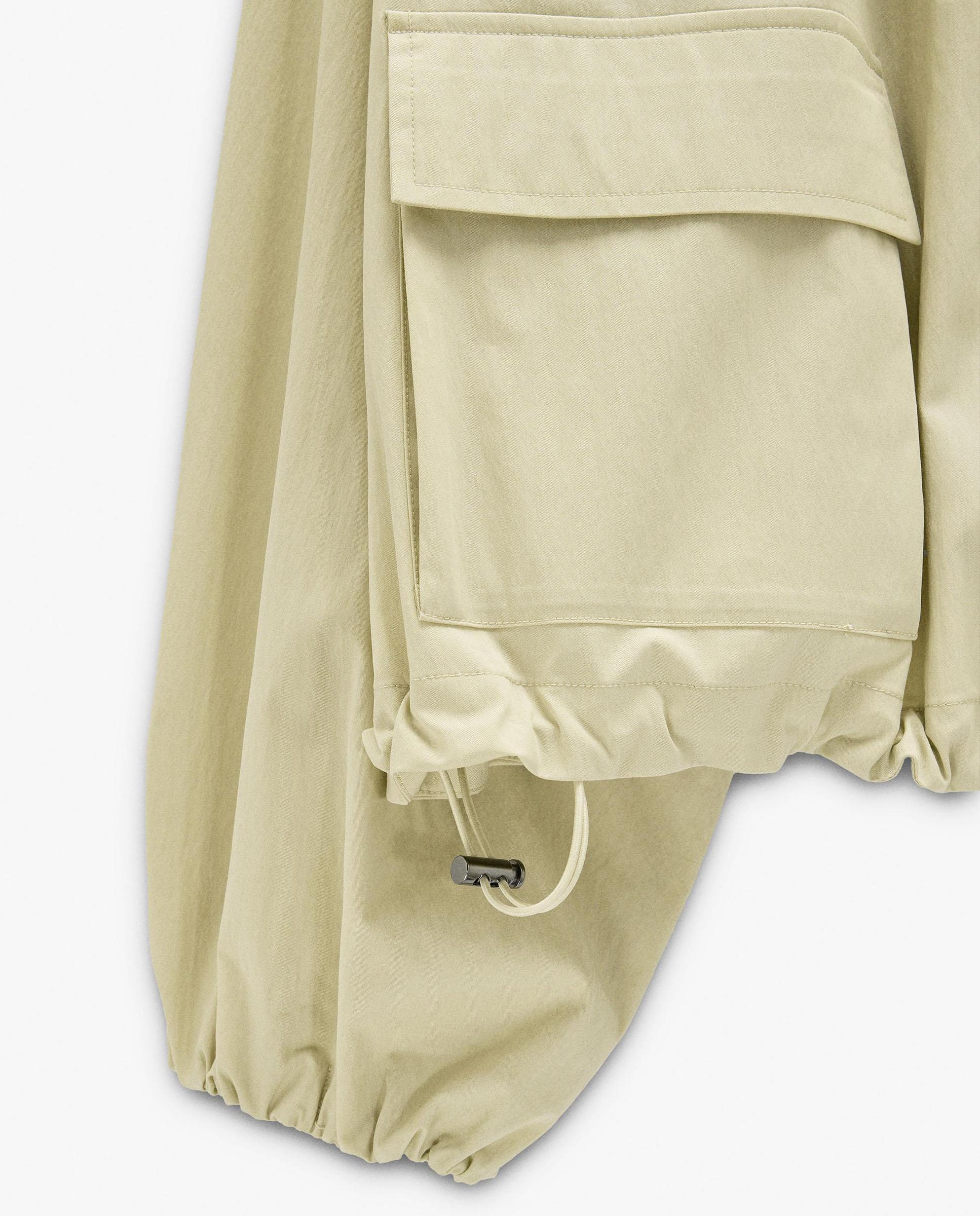 Chaqueta de mujer con capucha y puños elásticos en liso - Parfois - Verde Verde-6