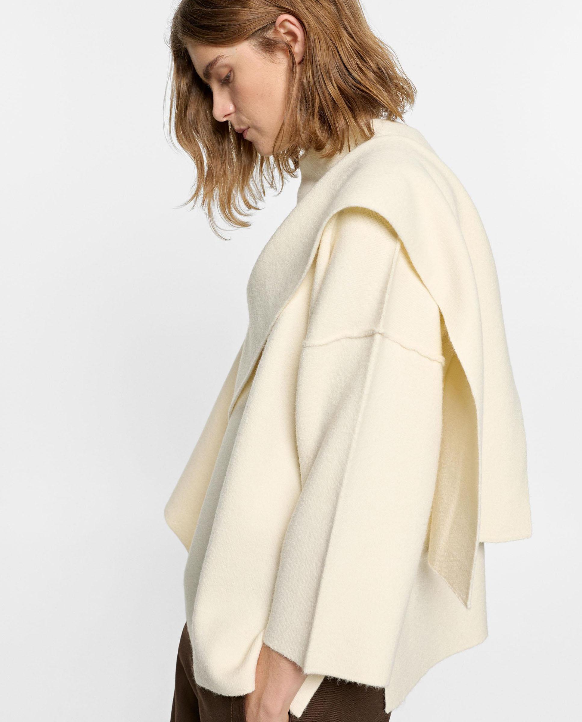 Imagen 3 de Chaqueta de mujer con capa estilo oversize - Parfois - Crudo Crudo