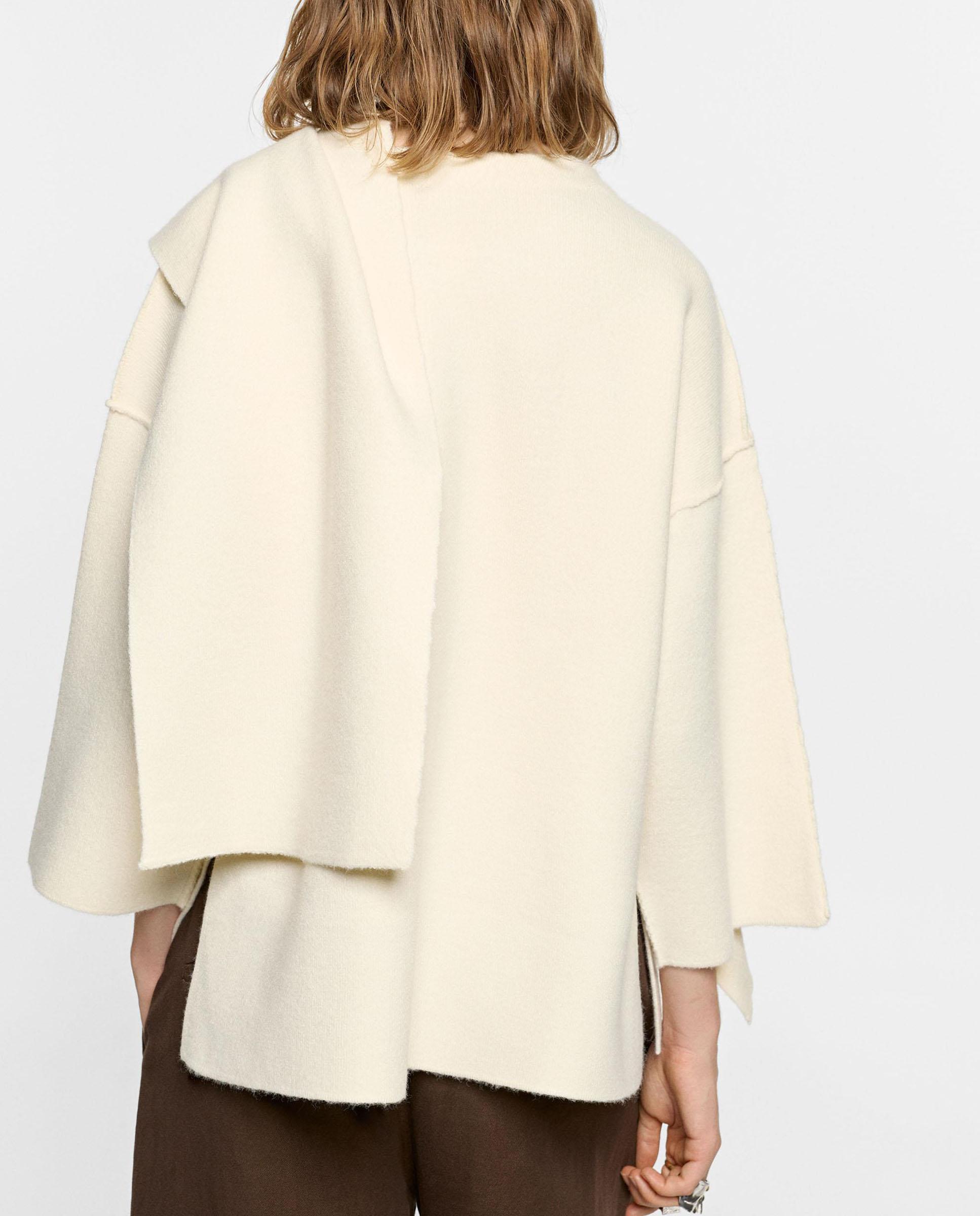 Imagen 4 de Chaqueta de mujer con capa estilo oversize - Parfois - Crudo Crudo