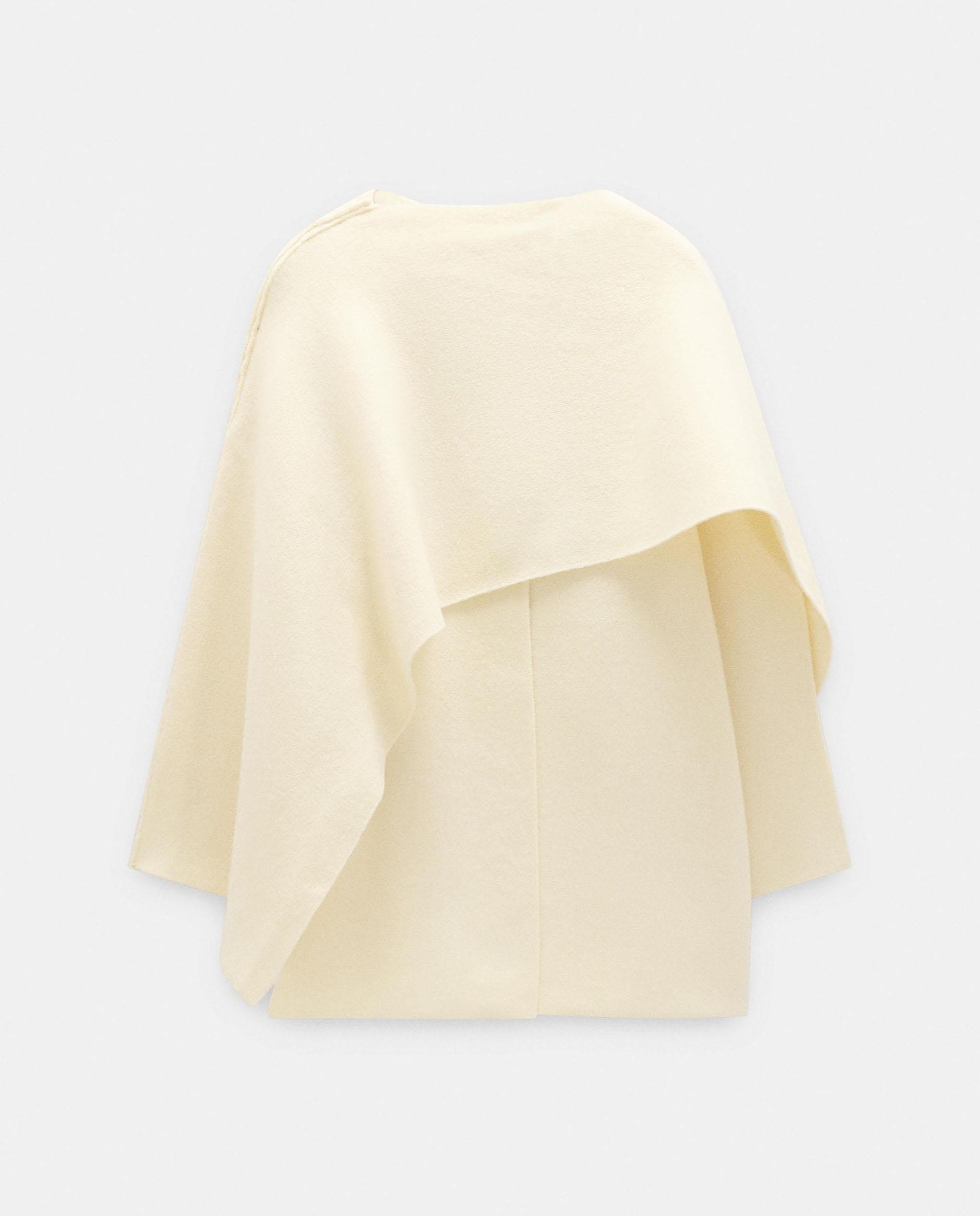 Imagen 7 de Chaqueta de mujer con capa estilo oversize - Parfois - Crudo Crudo