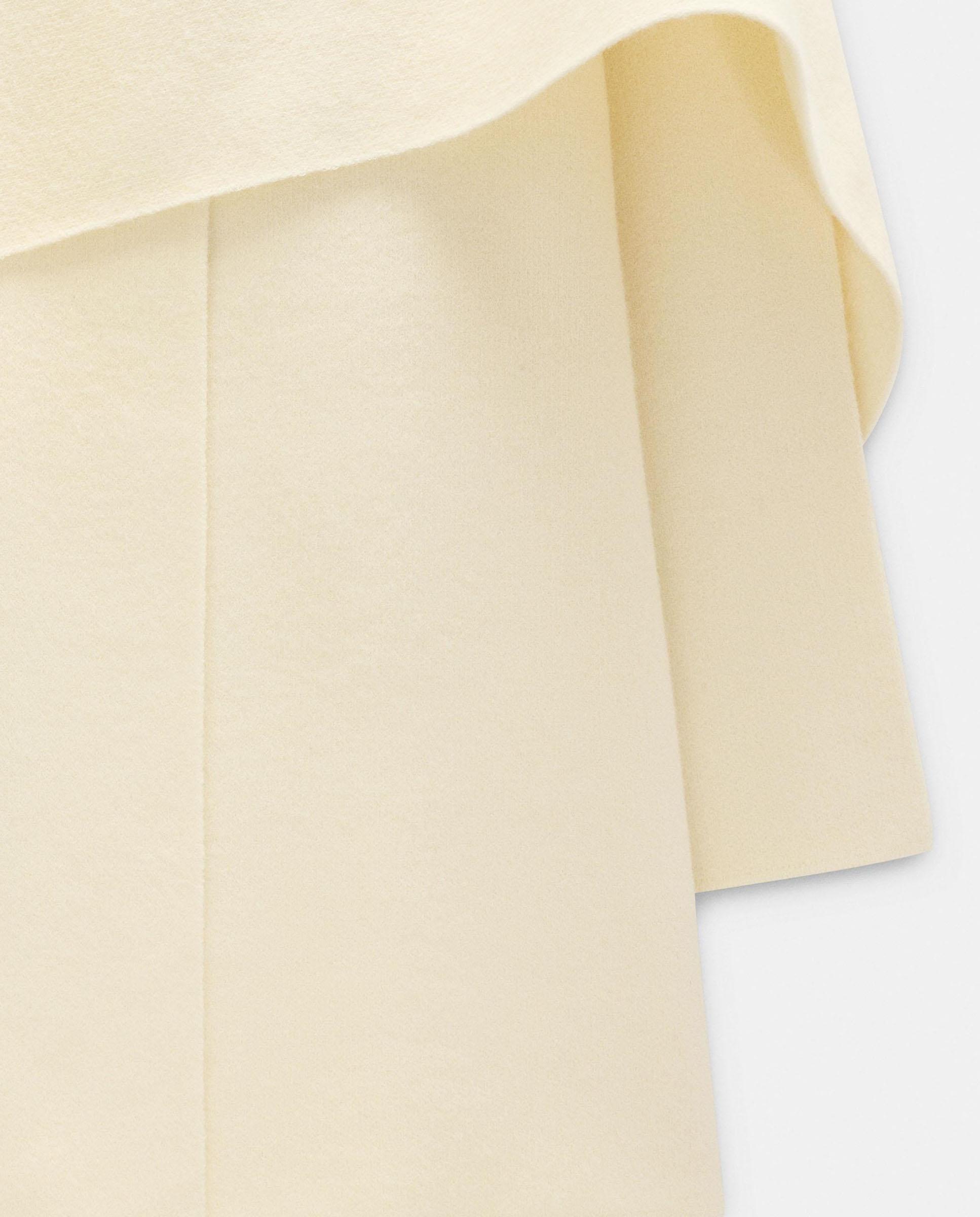 Imagen 6 de Chaqueta de mujer con capa estilo oversize - Parfois - Crudo Crudo