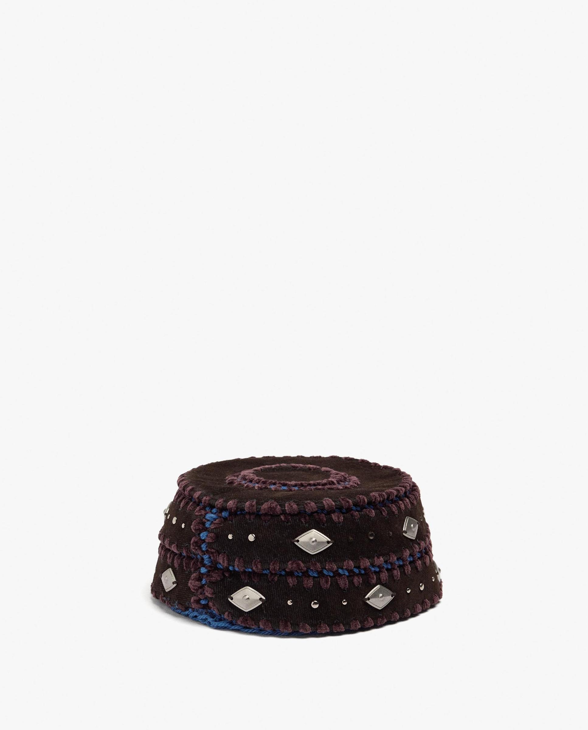 Gorro de mujer con detalles bordados y abalorios decorativos - Parfois - Burdeos Burdeos-2
