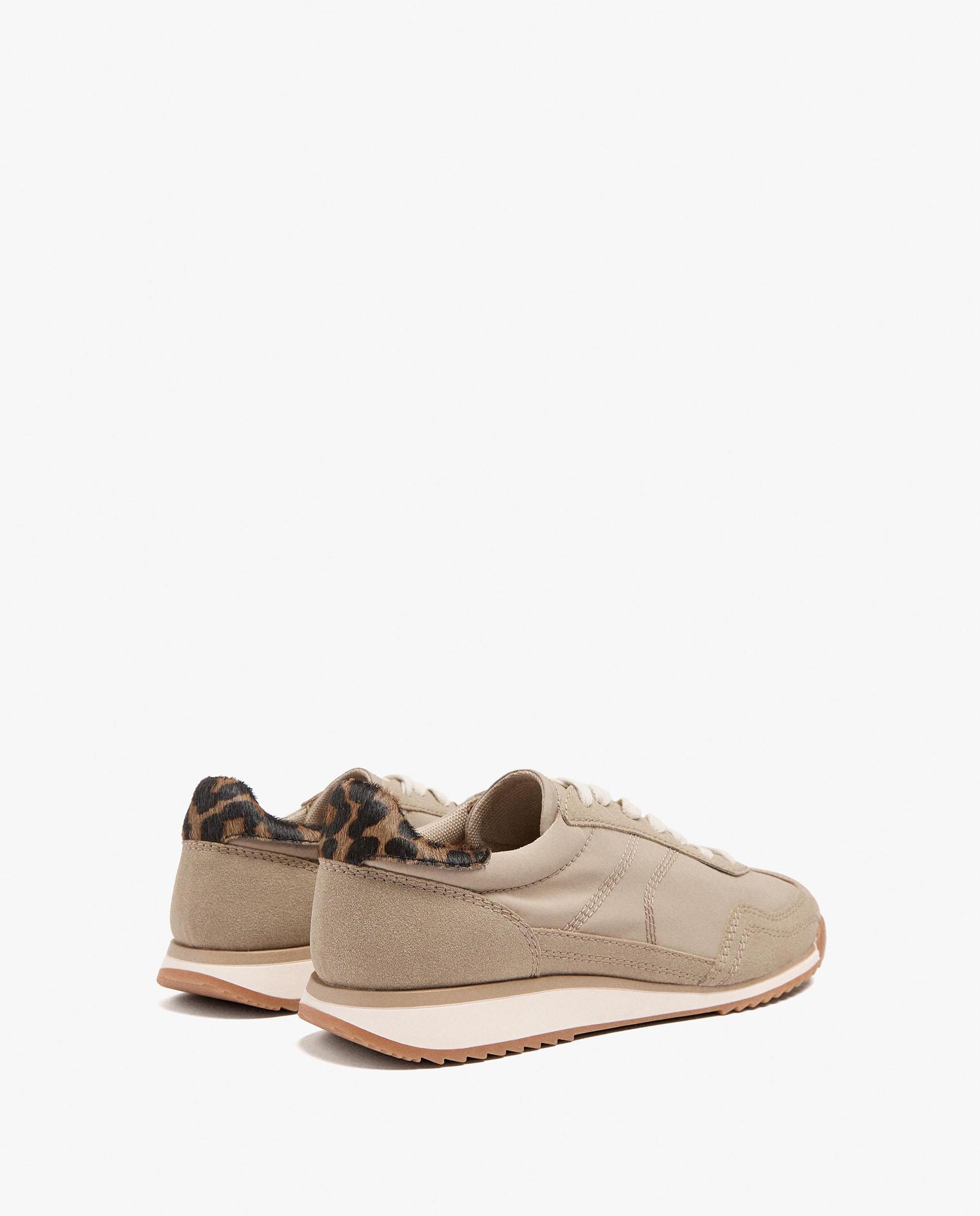 Zapatillas deportivas de mujer con pespuntes y detalle de animal print - Parfois - Beige Beige-4