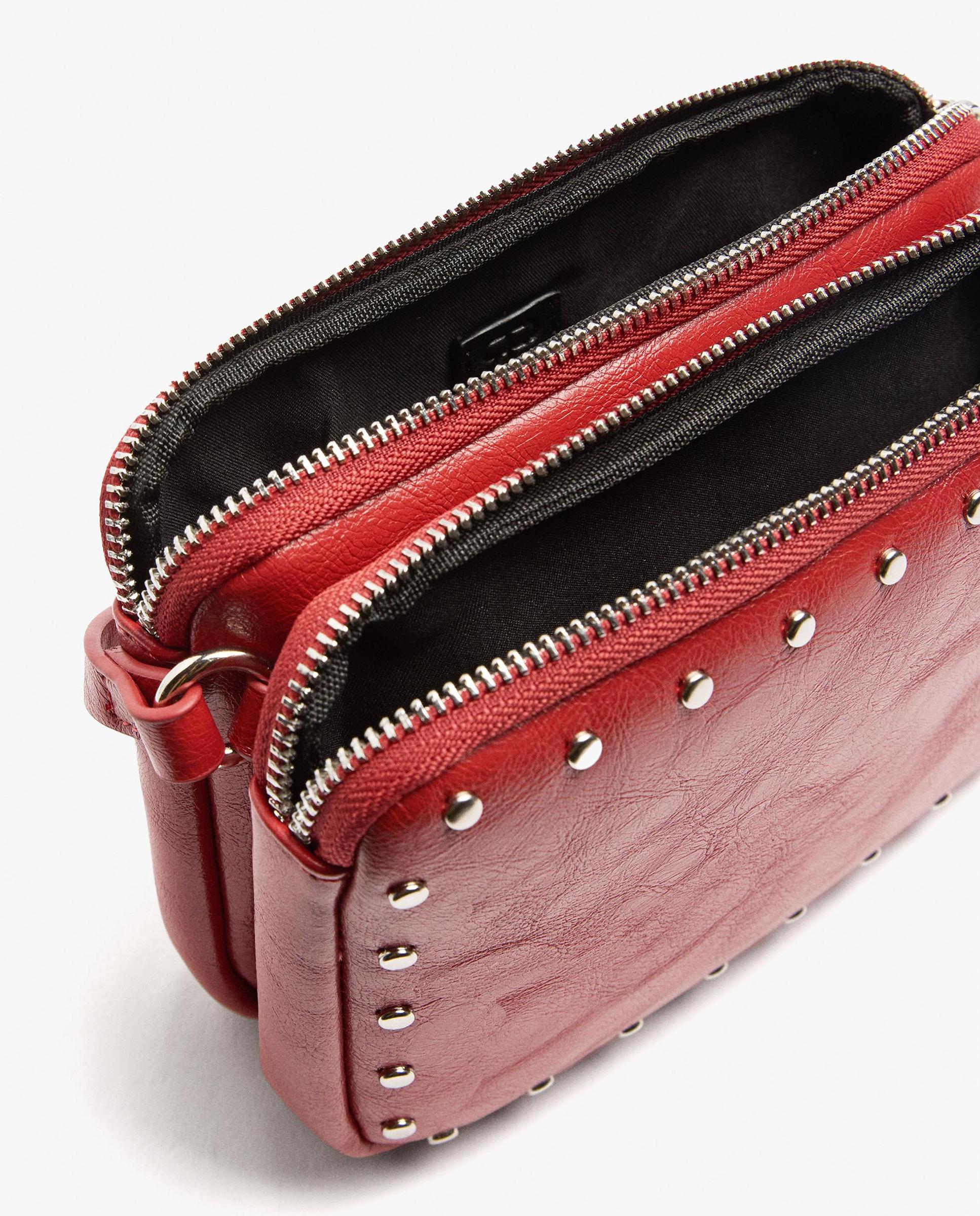 Bandolera de mujer con varios compartimentos y cierre de cremallera con tachuelas en liso - Parfois - Rojo Rojo-4