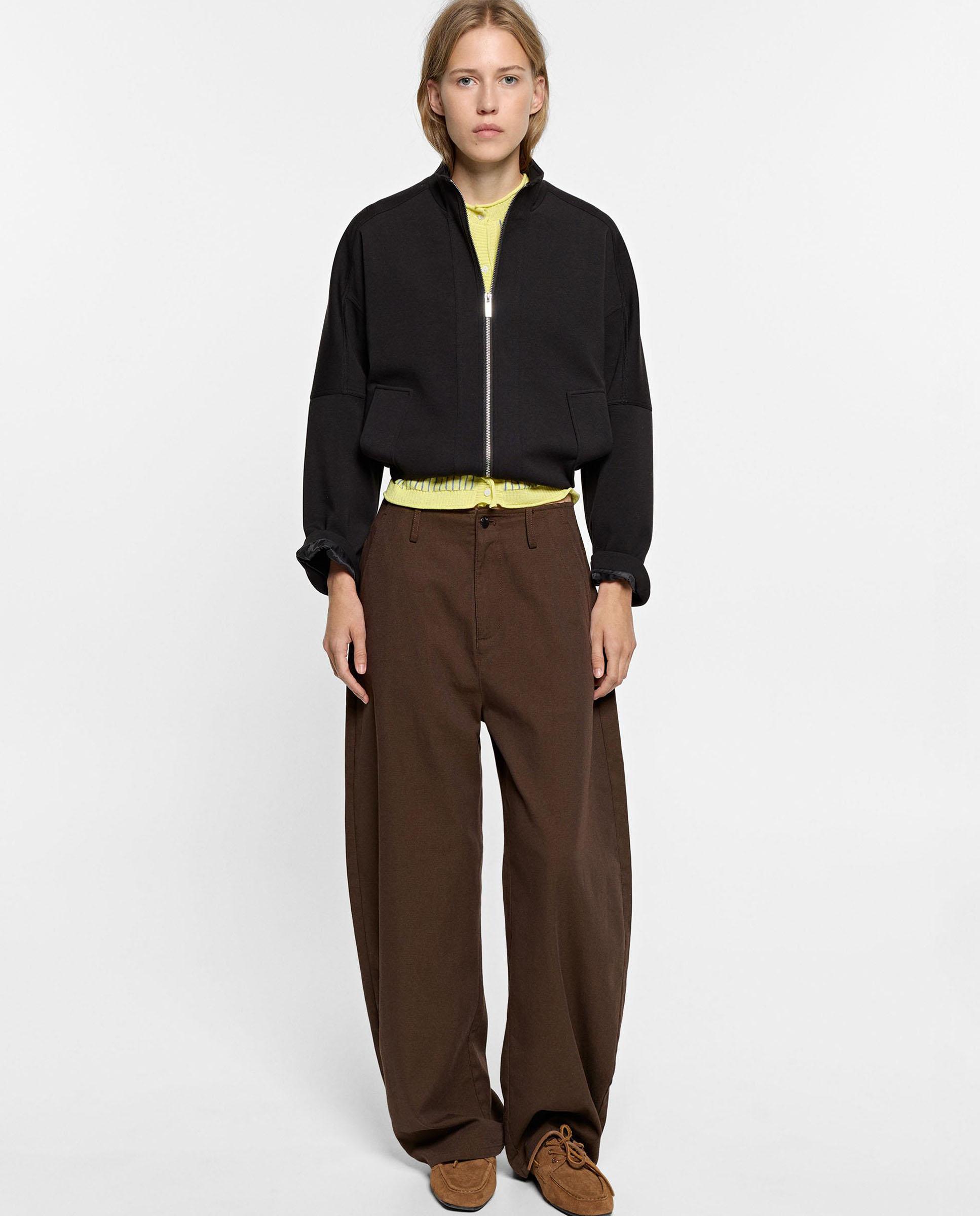 Chaqueta de mujer estructurada con cierre de cremallera en liso - Parfois - Negro Negro-2