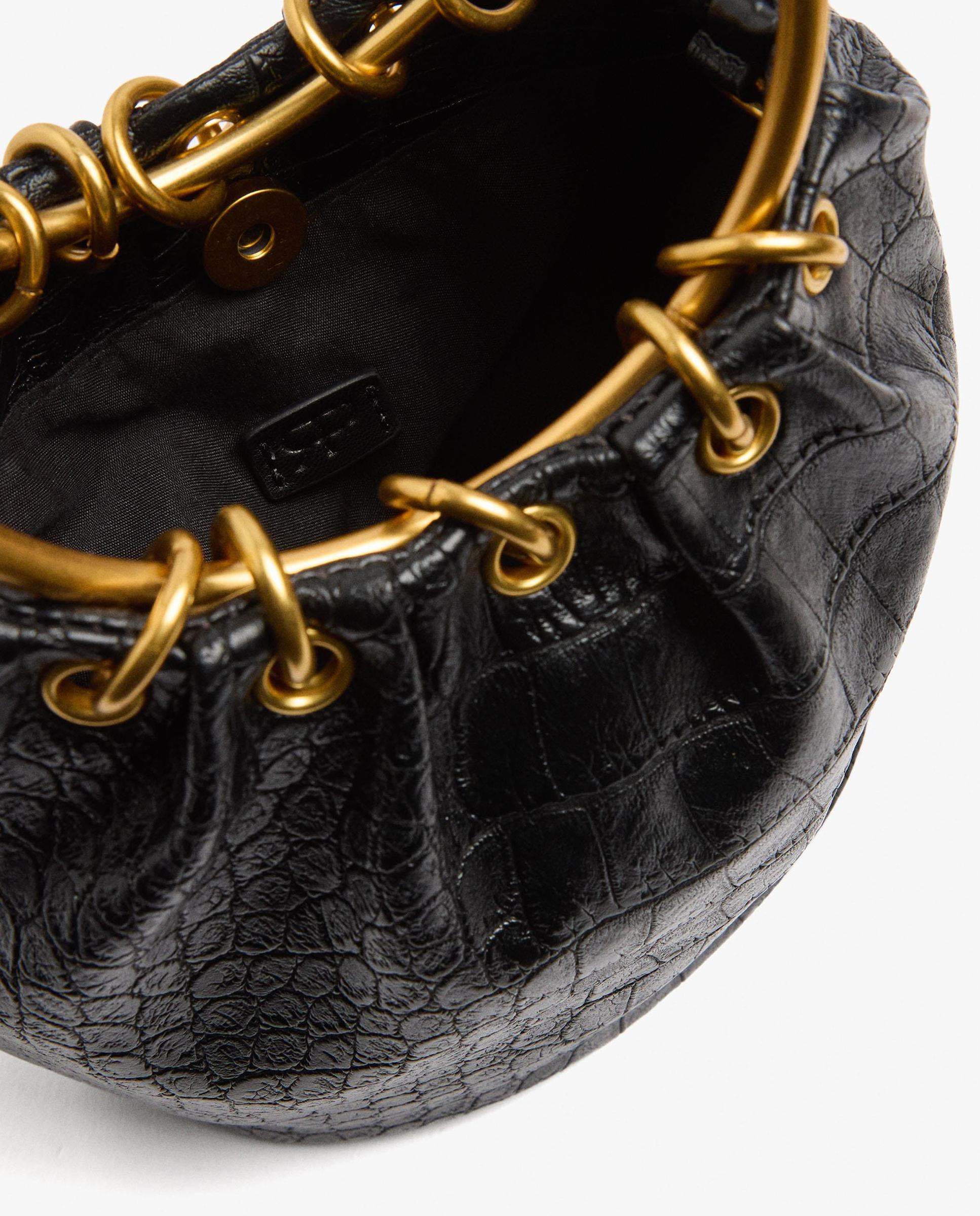 Imagen 4 de Bolso de fiesta convertible a bandolera con asa rígida y cierre imantado - Parfois - Negro Negro