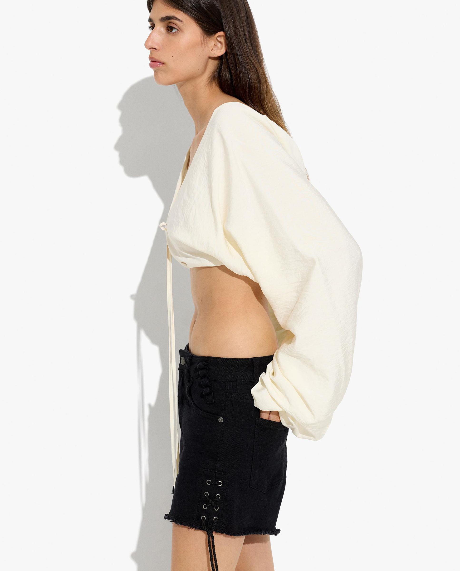 Blusa de mujer estilo cropped con mangas abullonadas - Parfois - Blanco Blanco-2