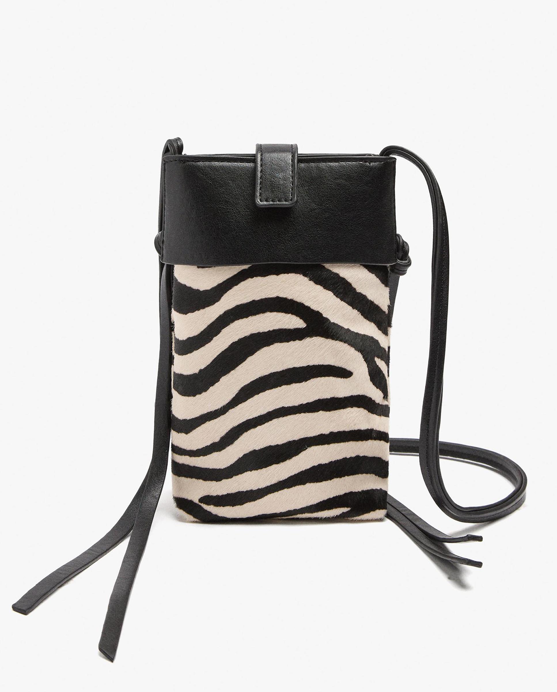 Imagen 0 de Bolso para móvil convertible a bandolera con cierre imantado y estampado animal print Multicolor