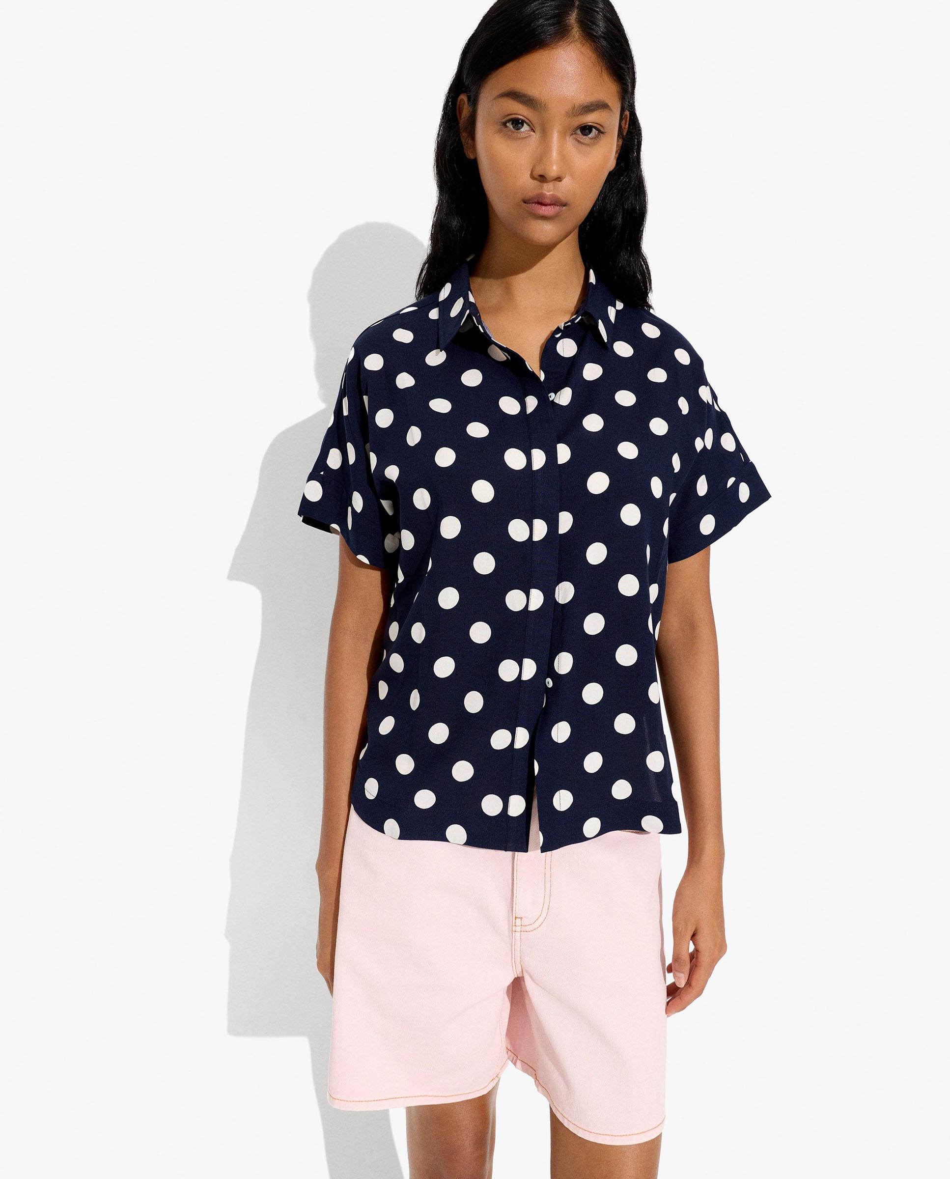 Camisa de mujer 100% viscosa de manga corta con estampado de lunares - Parfois - Azul marino Azul marino-1