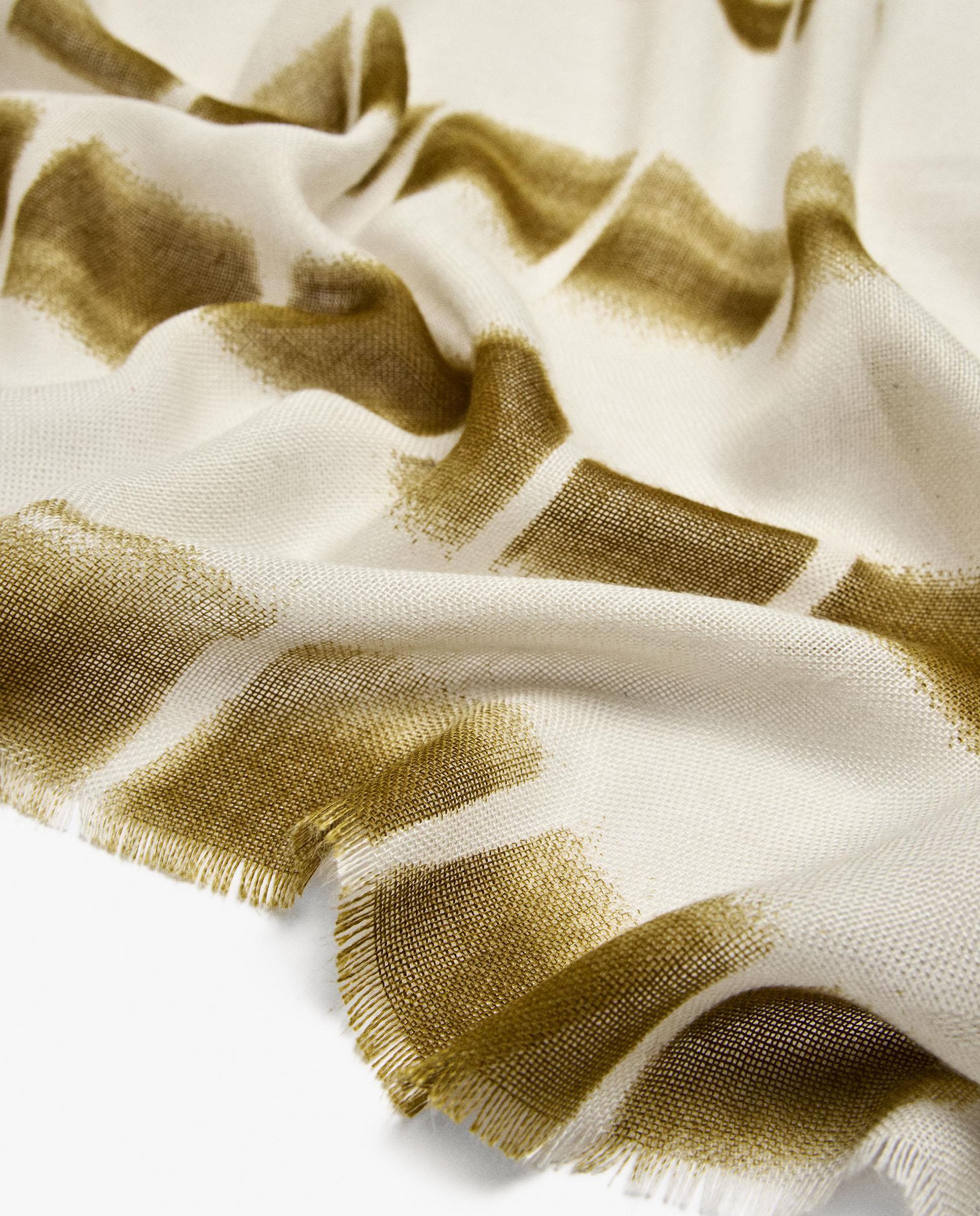 Pañuelo con pespuntes y estampados - Parfois - Gris claro Gris claro-3