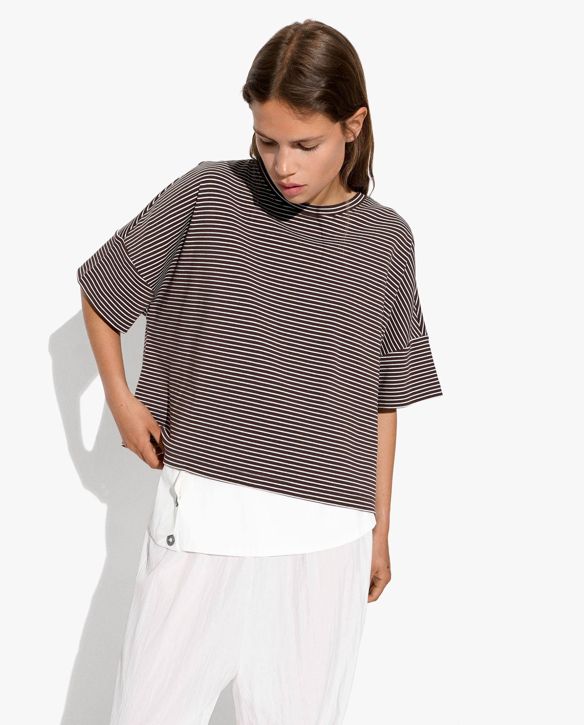 Camiseta de mujer de manga corta con estampado de rayas - Parfois - Marrón Marrón-1
