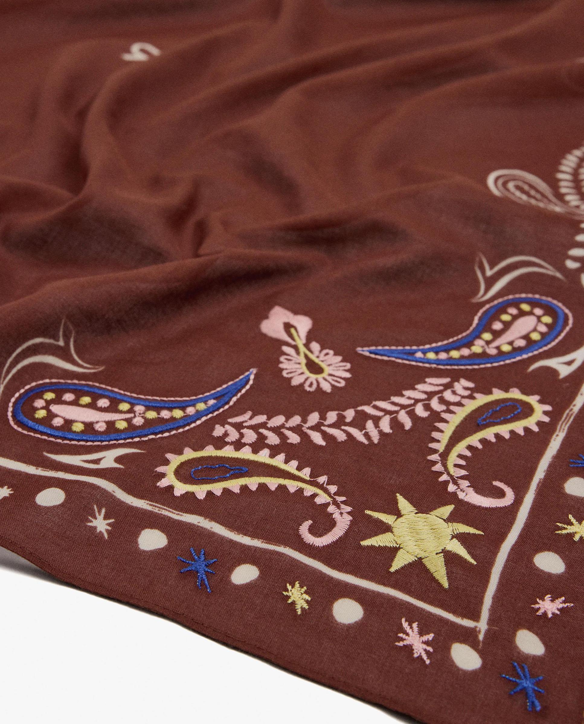 Pañuelo 100% algodón con estampado paisley - Parfois - Marrón oscuro Marrón oscuro-3
