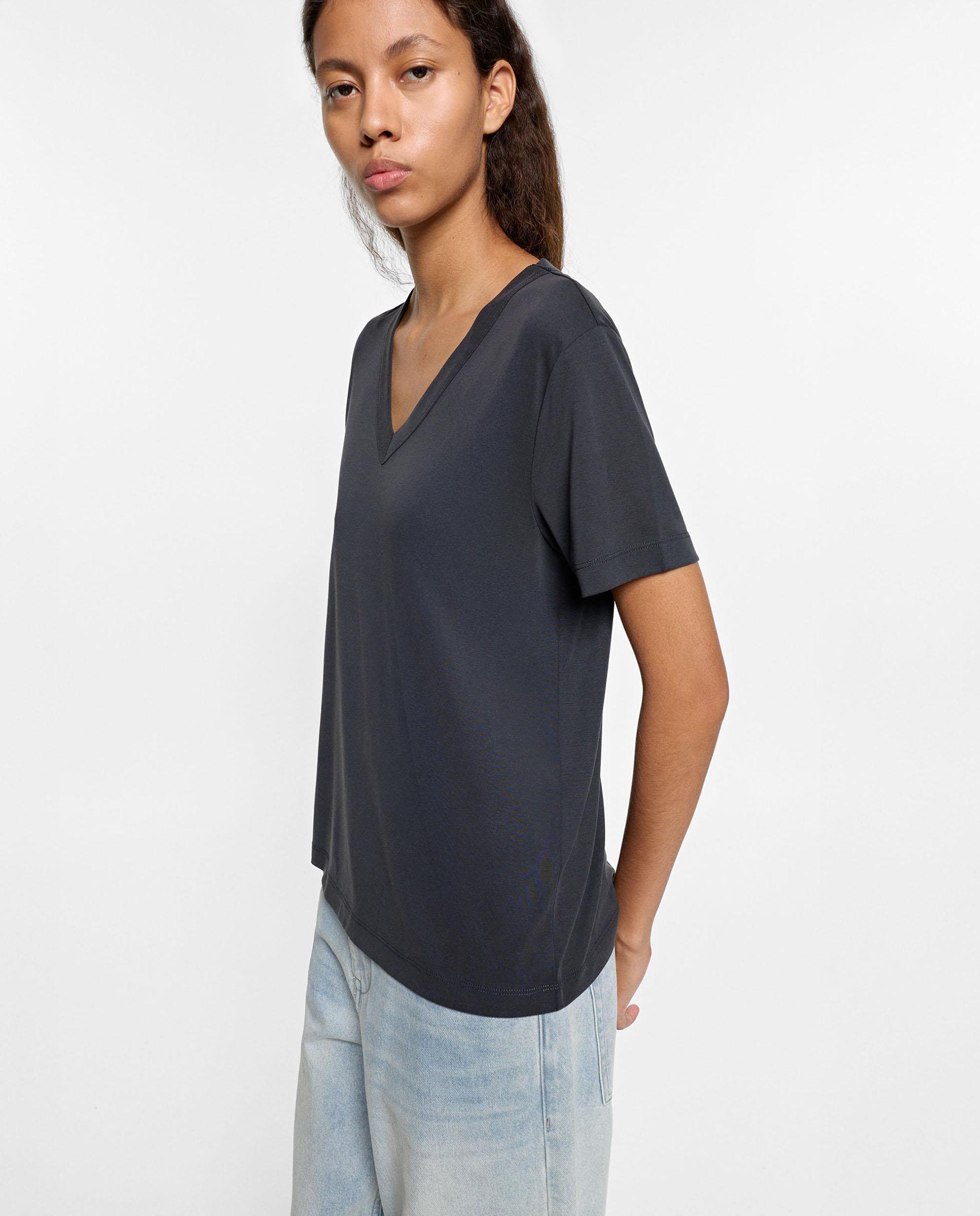 Camiseta de mujer de manga corta con cuello pico - Parfois - Gris Gris-3