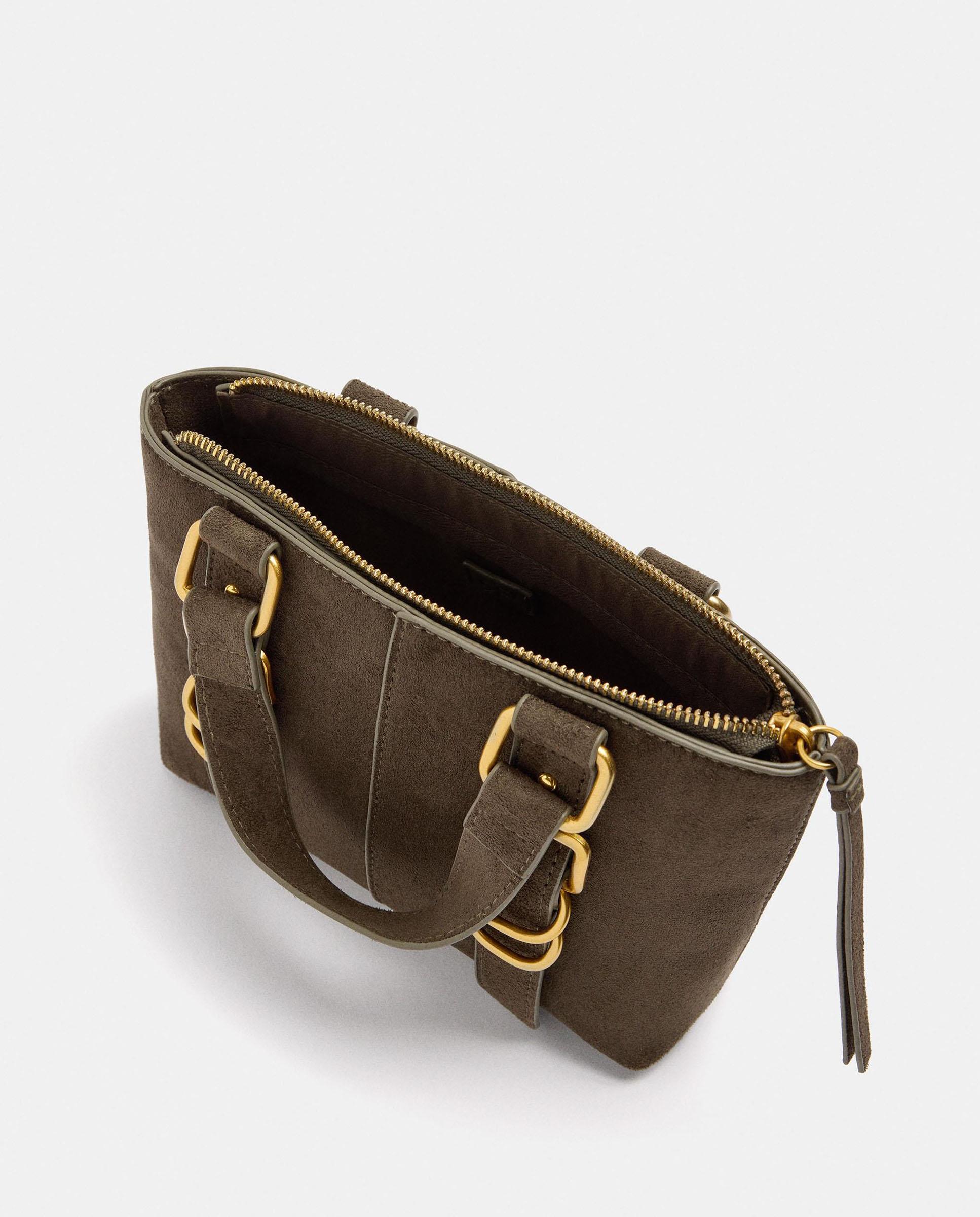 Bolso de mano estilo tote convertible a bandolera con cierre de cremallera y hebillas decorativas - Parfois - Kaki Kaki-4