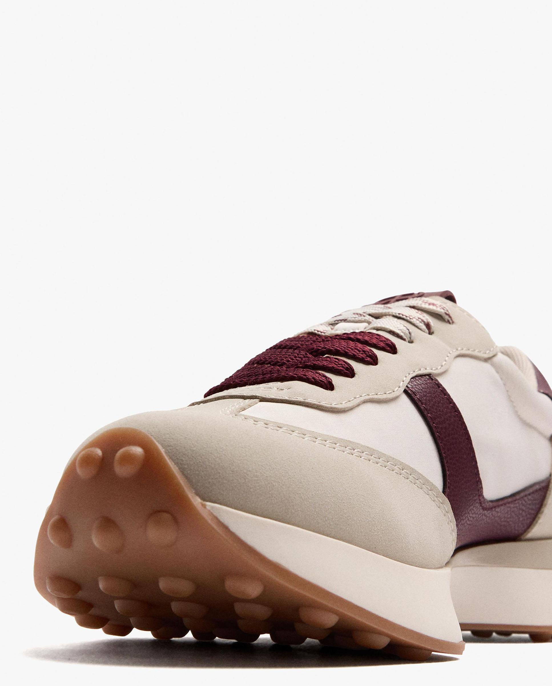 Zapatillas deportivas de mujer con detalle lateral en liso - Parfois - Beige Beige-5