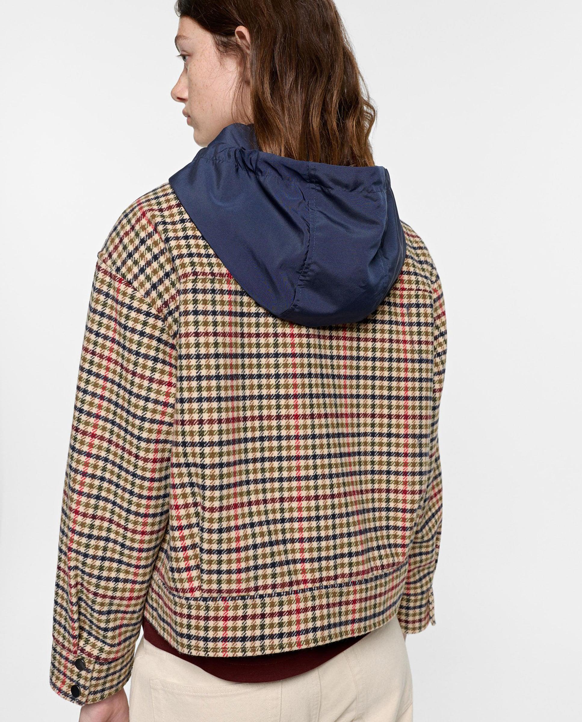 Imagen 4 de Chaqueta de mujer con estampado vichy y capucha desmontable - Parfois - Multicolor Multicolor
