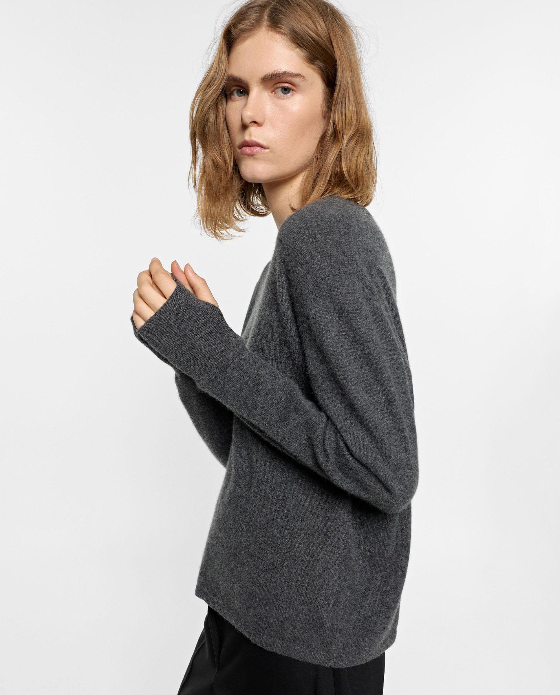 Imagen 1 de Jersey de mujer 100% cashmere con cuello pico en liso - Parfois - Gris Gris