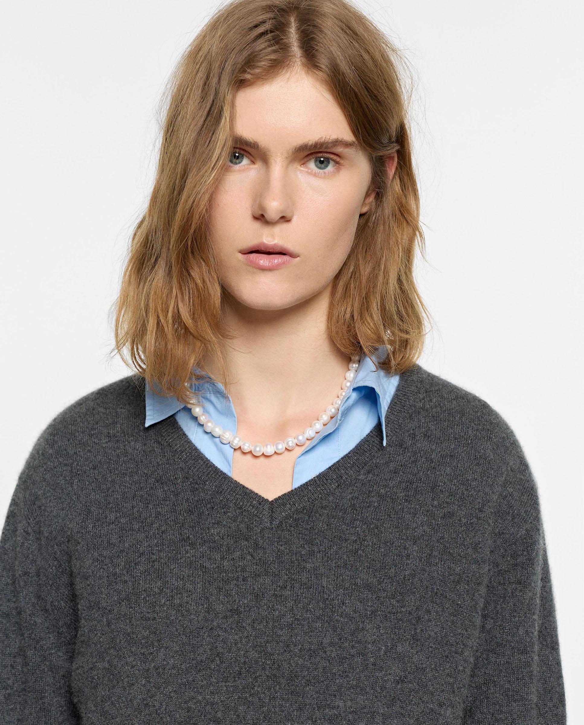 Imagen 2 de Jersey de mujer 100% cashmere con cuello pico en liso - Parfois - Gris Gris