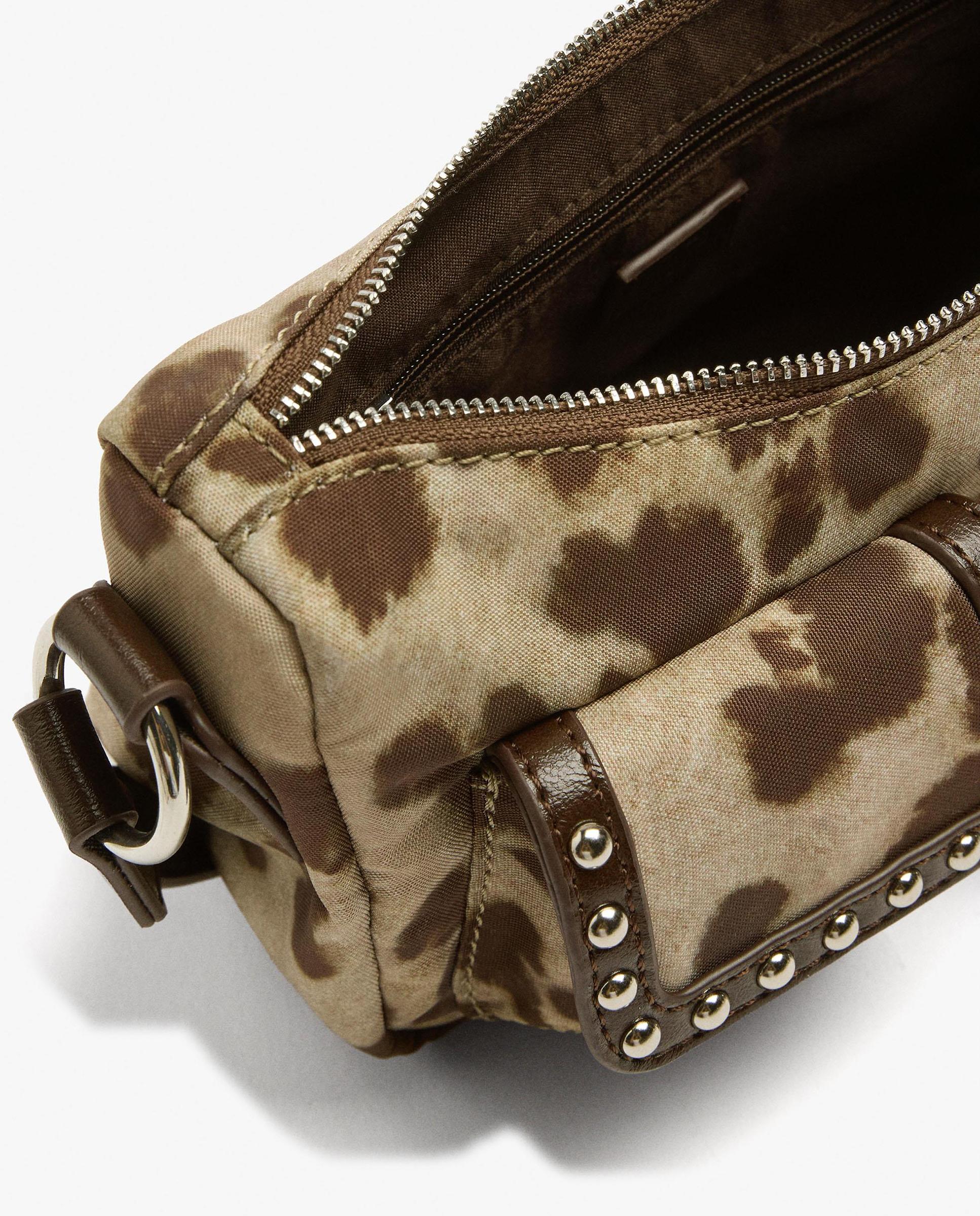 Bolso de hombro con cierre de cremallera y estampado animal print - Parfois - Marrón Marrón-4