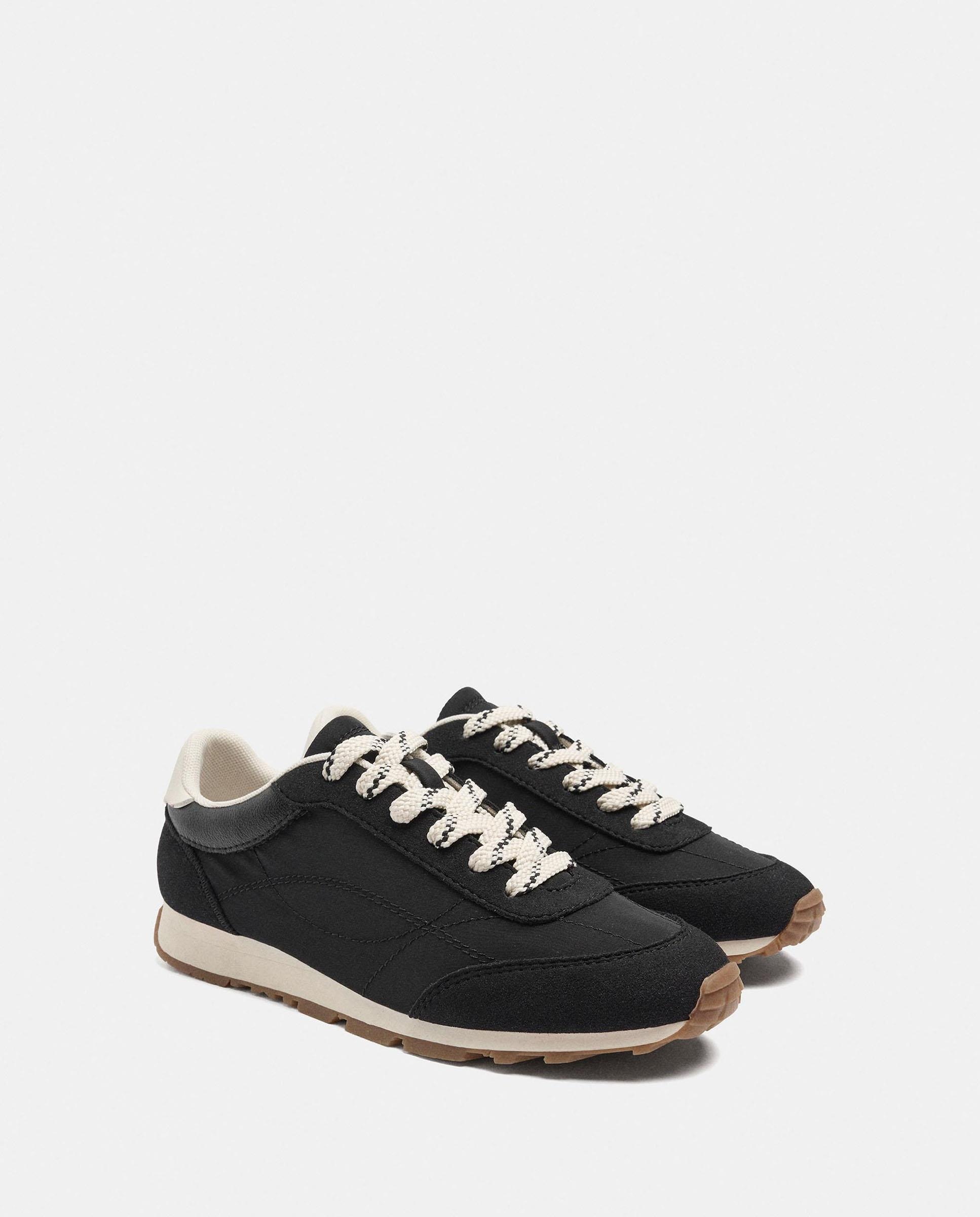 Zapatillas deportivas de mujer con suela a contraste en liso - Parfois - Negro Negro-2