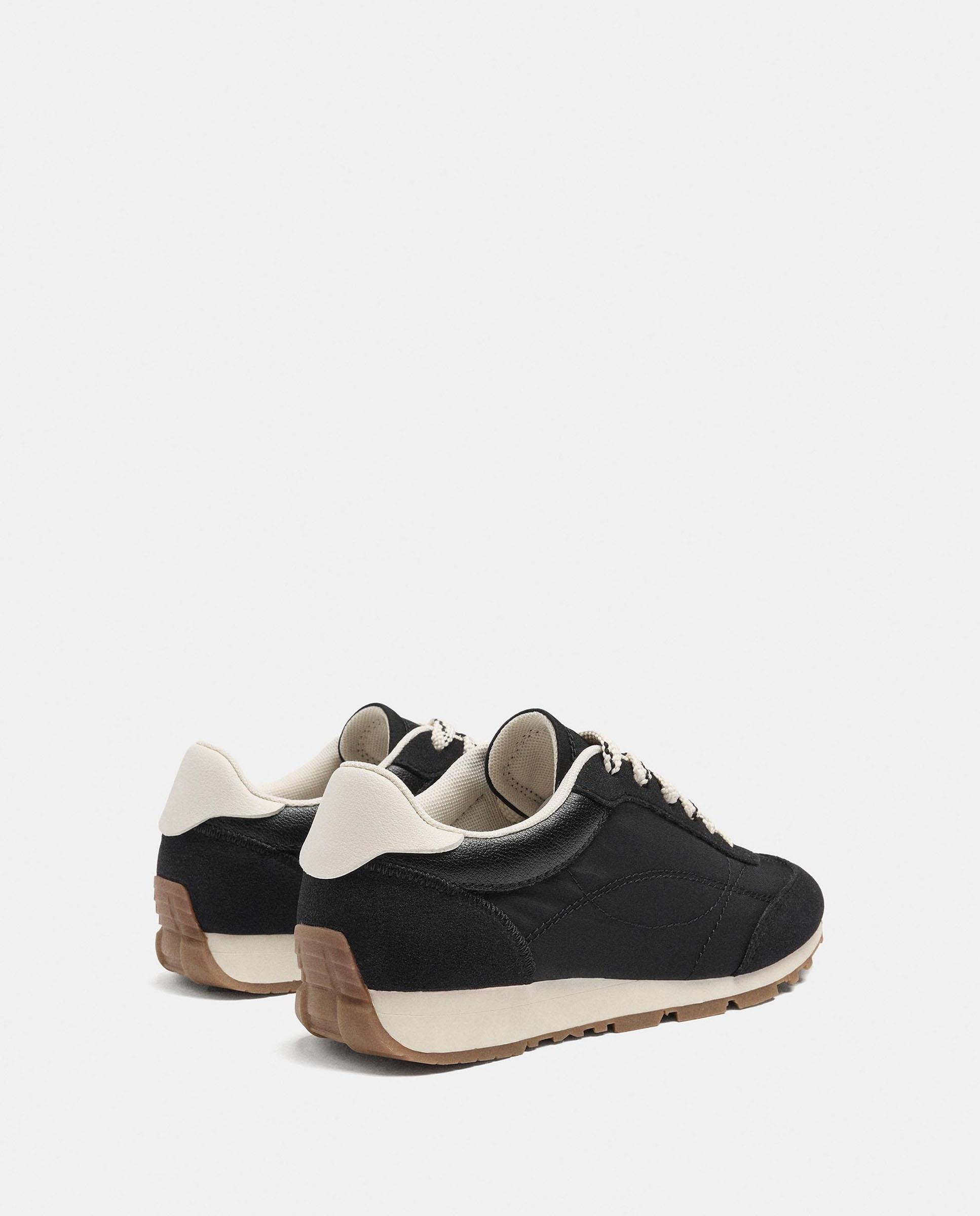 Zapatillas deportivas de mujer con suela a contraste en liso - Parfois - Negro Negro-4