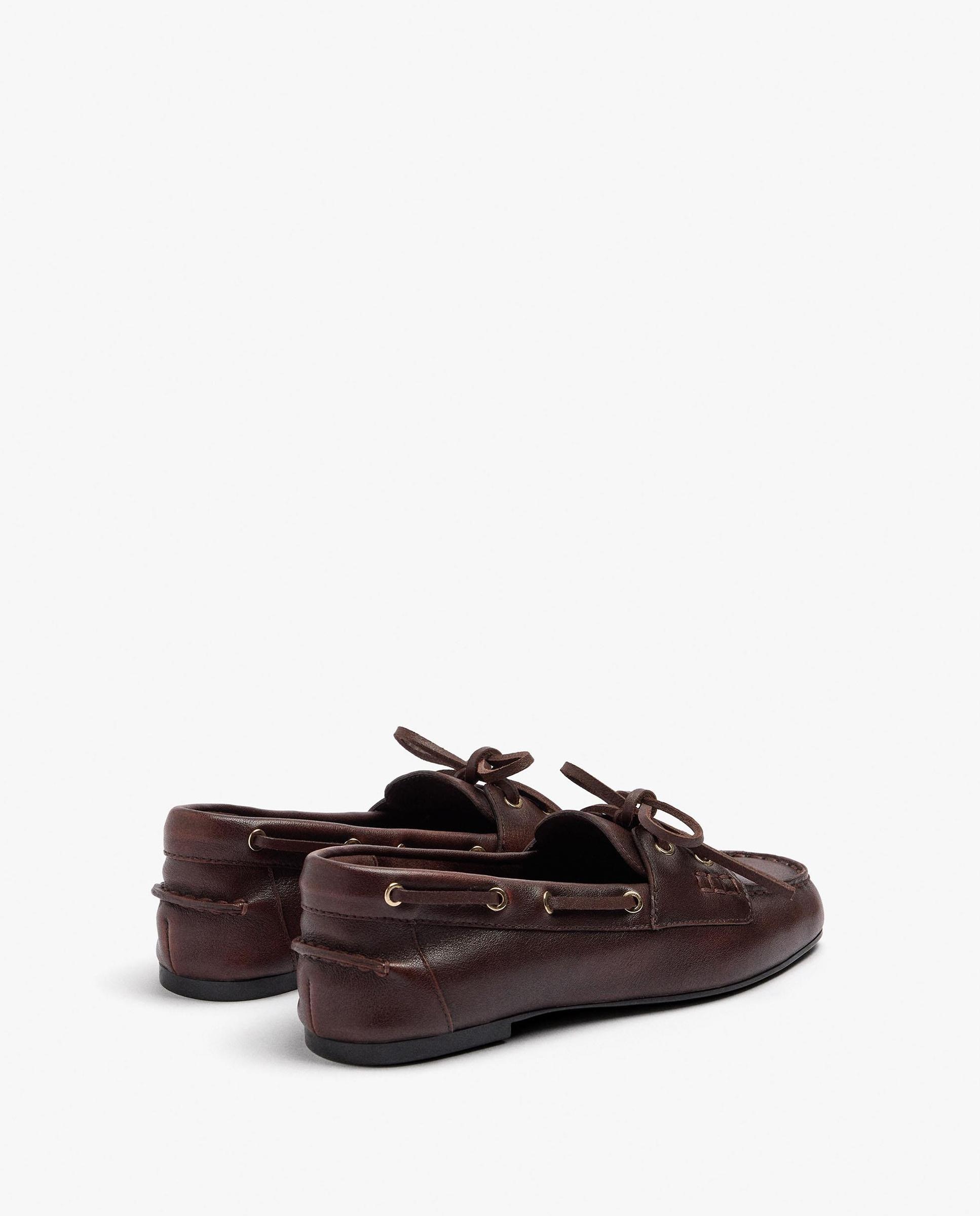 Imagen 4 de Mocasines planos de mujer con pespuntes decorativos en liso - Parfois - Marrón oscuro Marrón oscuro